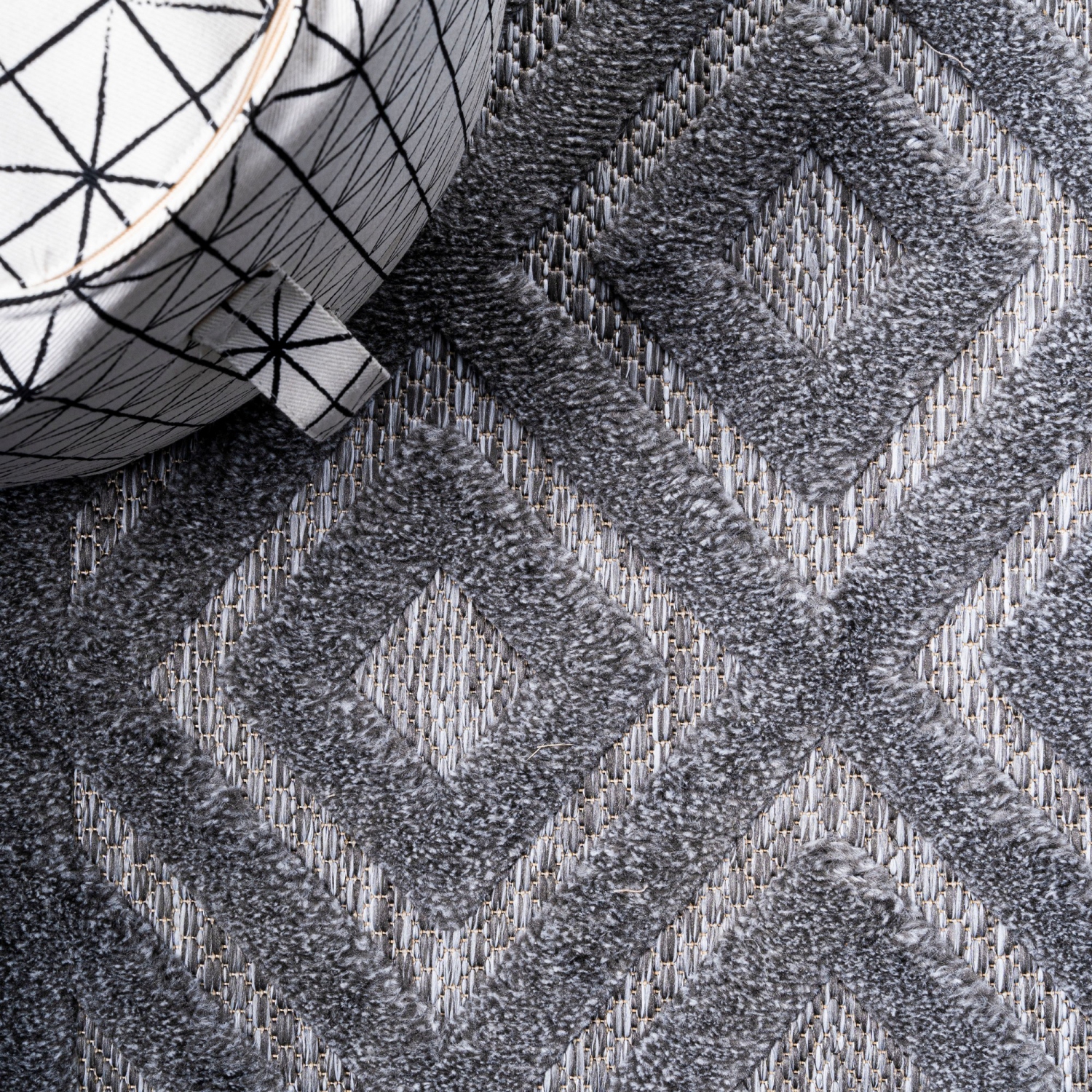Portmany Neutral Diamond Trellis Indoor/Outdoor Area Rug