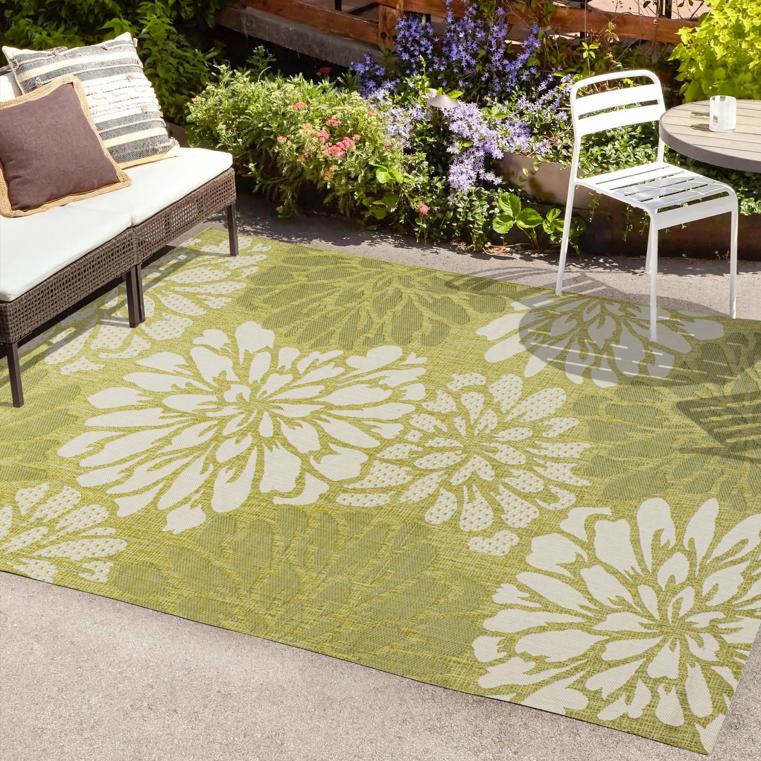 Zinnia Modern Floral Textured Weave Indoor/Outdoor Area Rug