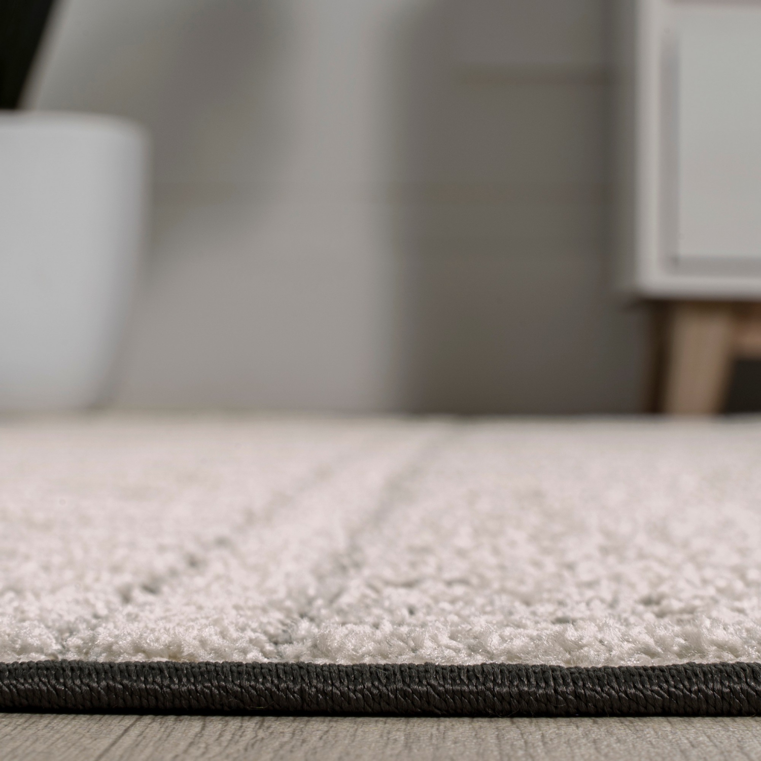 Tapis moderne Ormond, treillis géométrique haut-bas