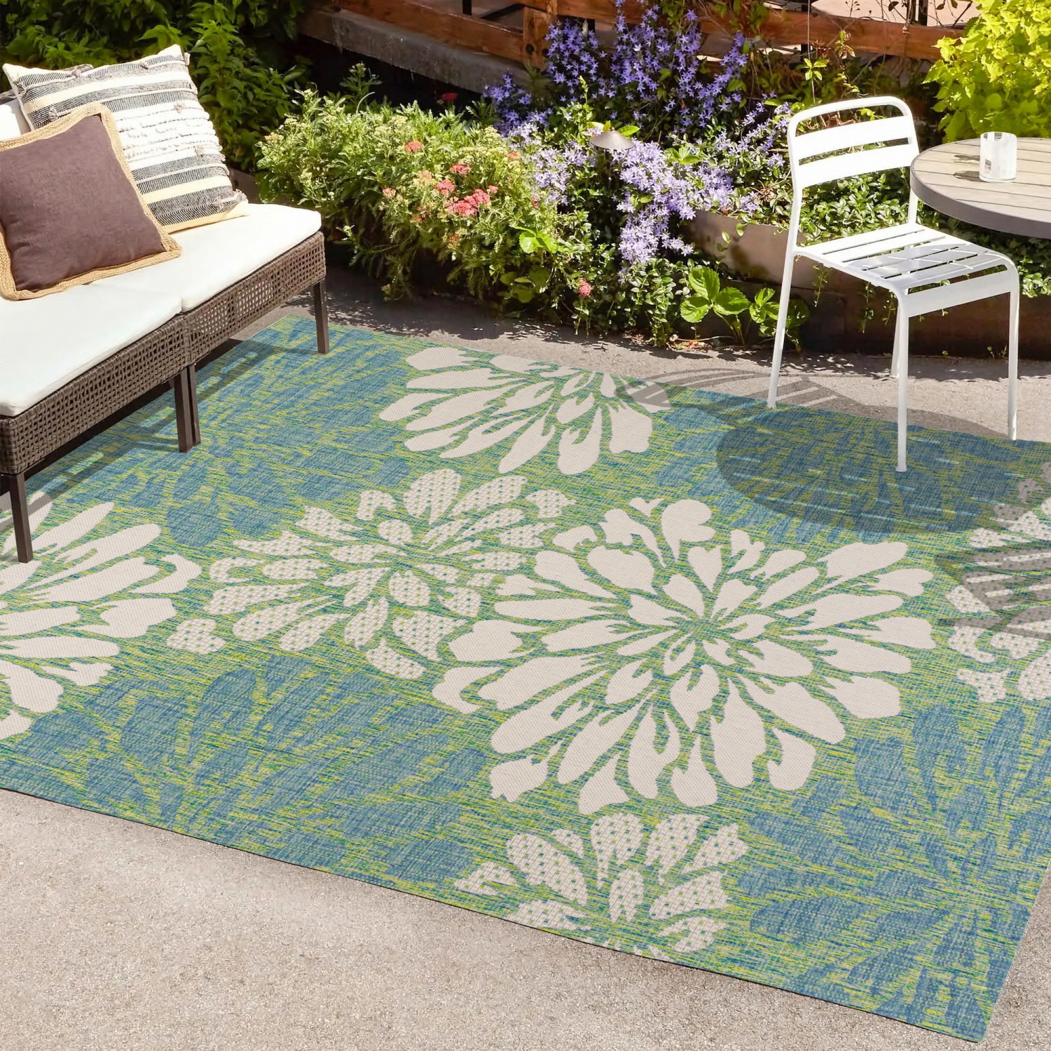 Zinnia Modern Floral Textured Weave Indoor/Outdoor Area Rug