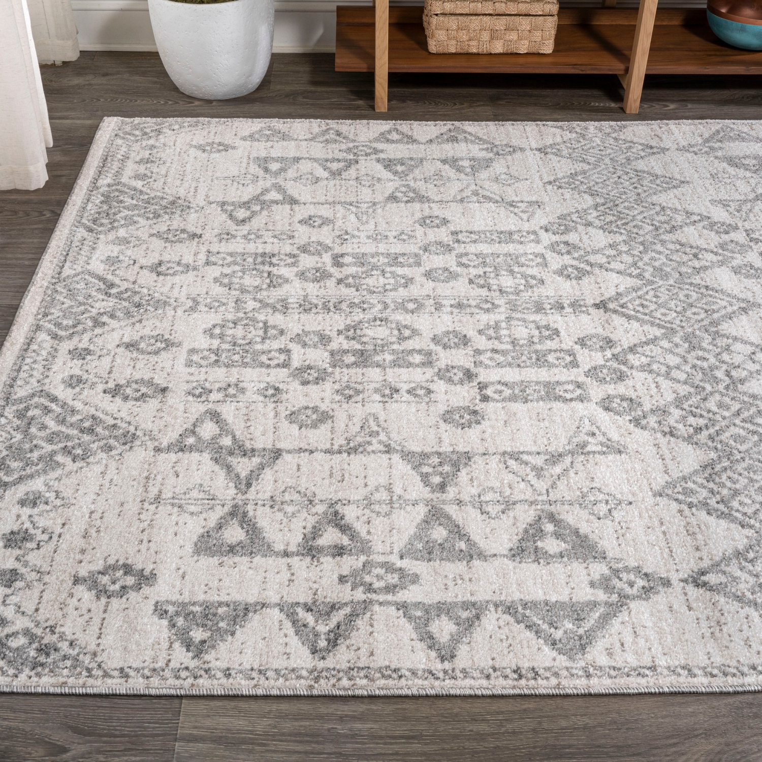 Idris Tribal Diamond Geometric Area Rug