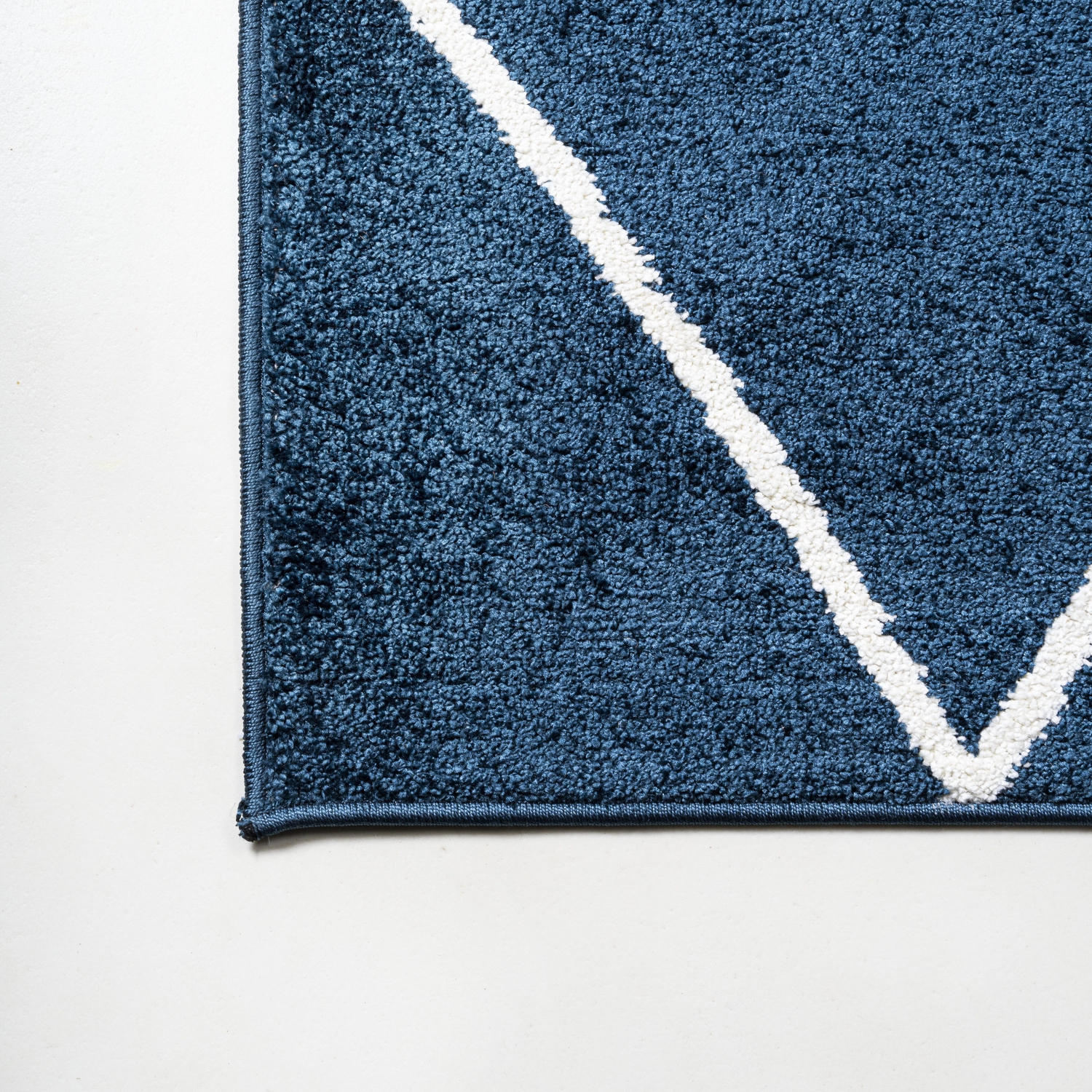 Cole Minimalist Diamond Trellis Area Rug