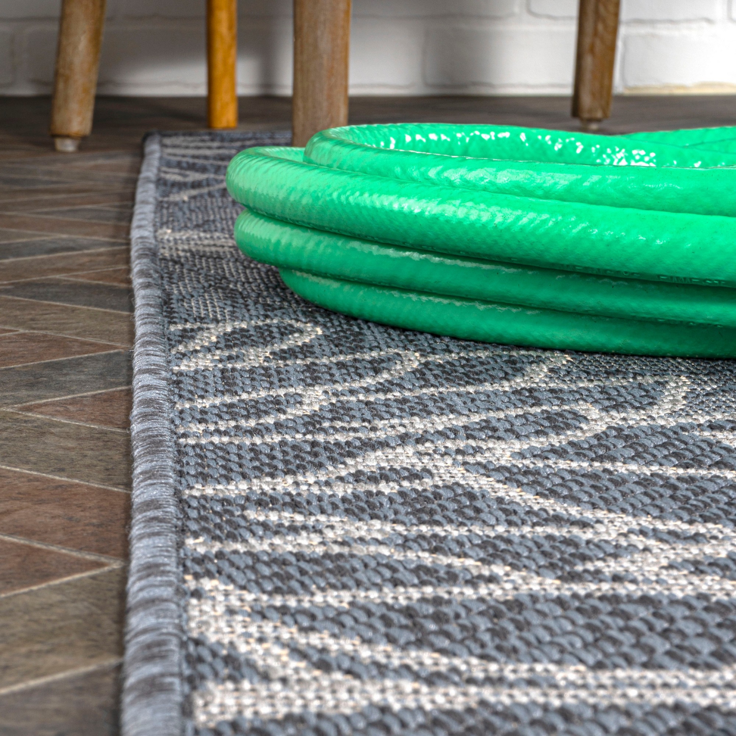 Bahamas Modern All Over Floral Indoor/Outdoor Area Rug