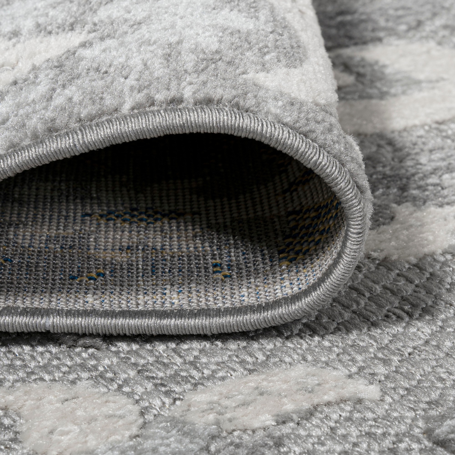 Tapis moderne Lucena à motif de médaillon haut-bas pour l'intérieur et l'extérieur