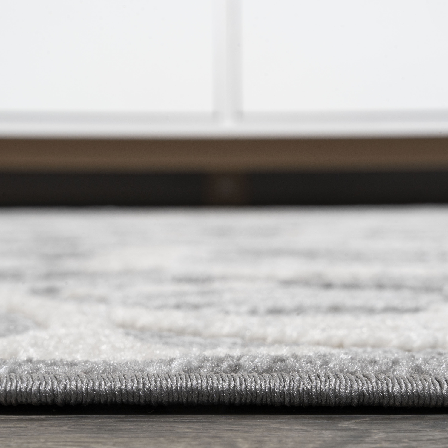 Tapis moderne Lucena à motif de médaillon haut-bas pour l'intérieur et l'extérieur