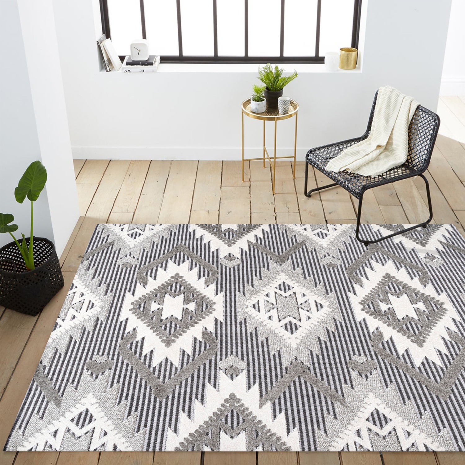 Tapis Sumak à motif de velours neutre et haut et bas, motif de losanges