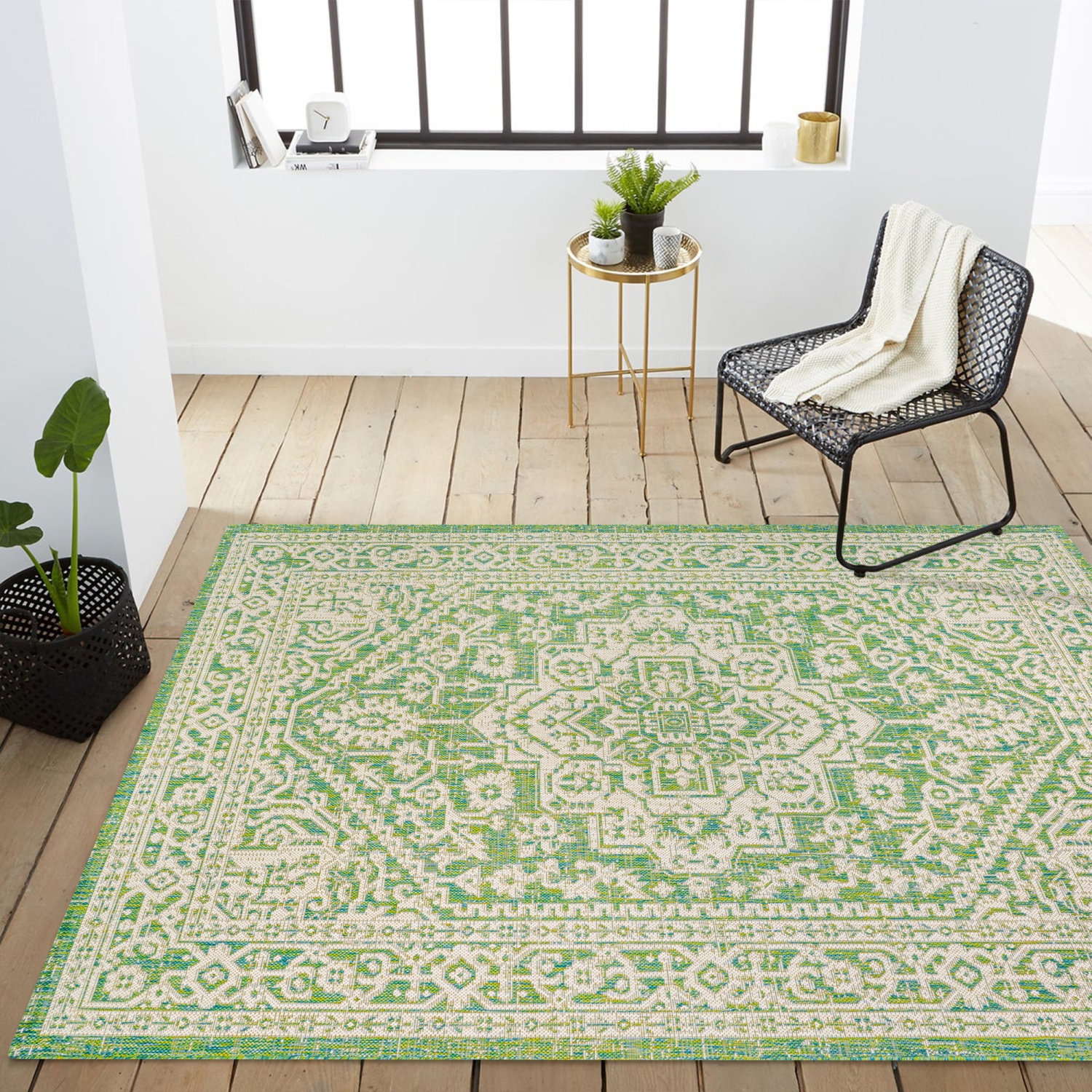 Sinjuri Medallion Textured Weave Indoor/Outdoor Area Rug