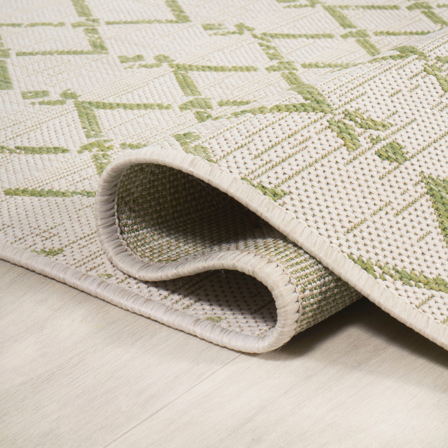 Tapis carré intérieur/extérieur à motif géométrique tressé marocain Ourika