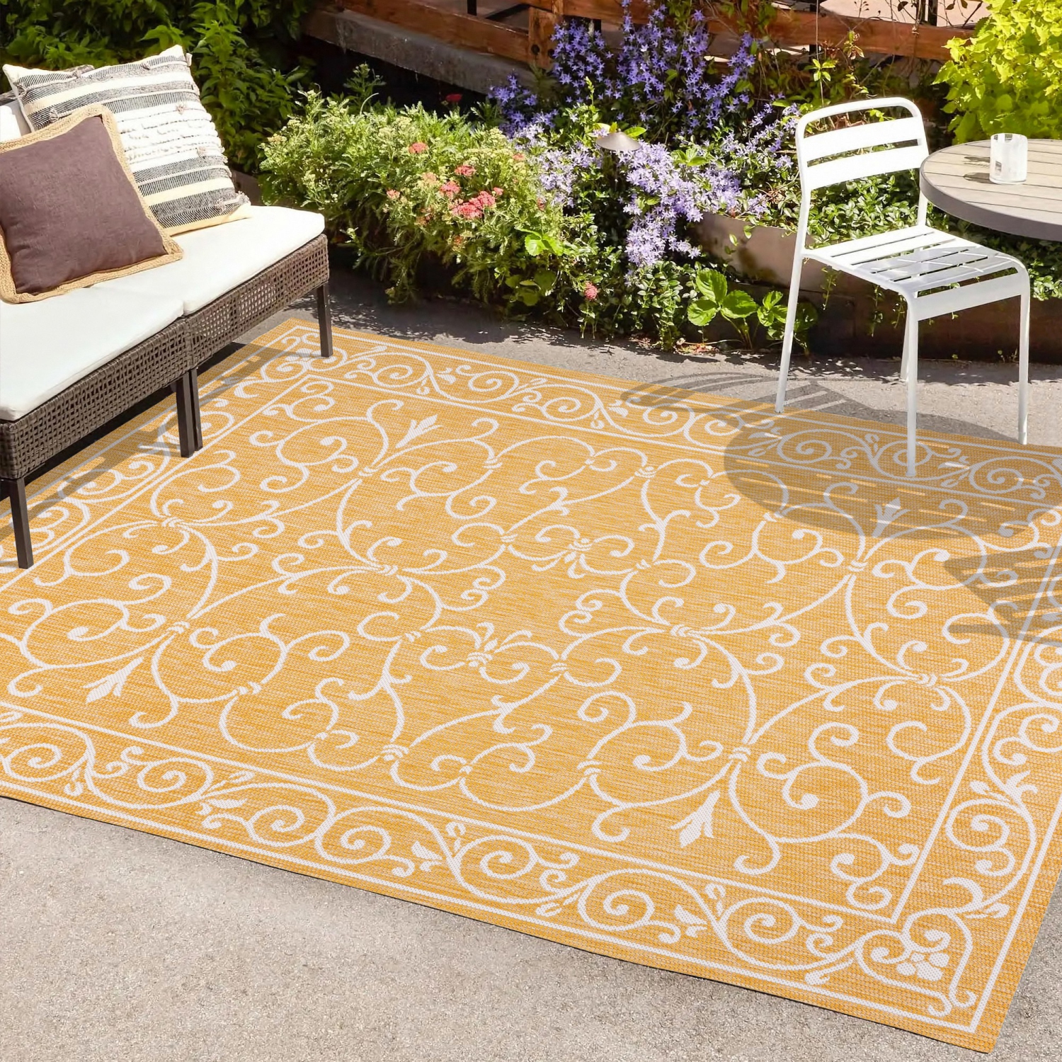 Charleston Vintage Filigree Textured Weave Indoor/Outdoor Area Rug