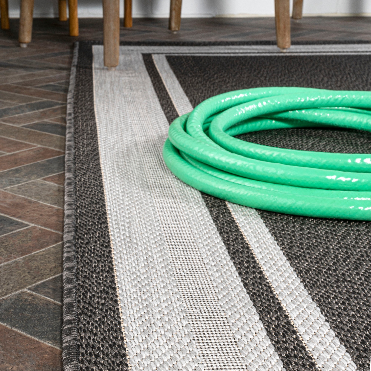 James Modern Border Stripe Indoor/Outdoor Area Rug