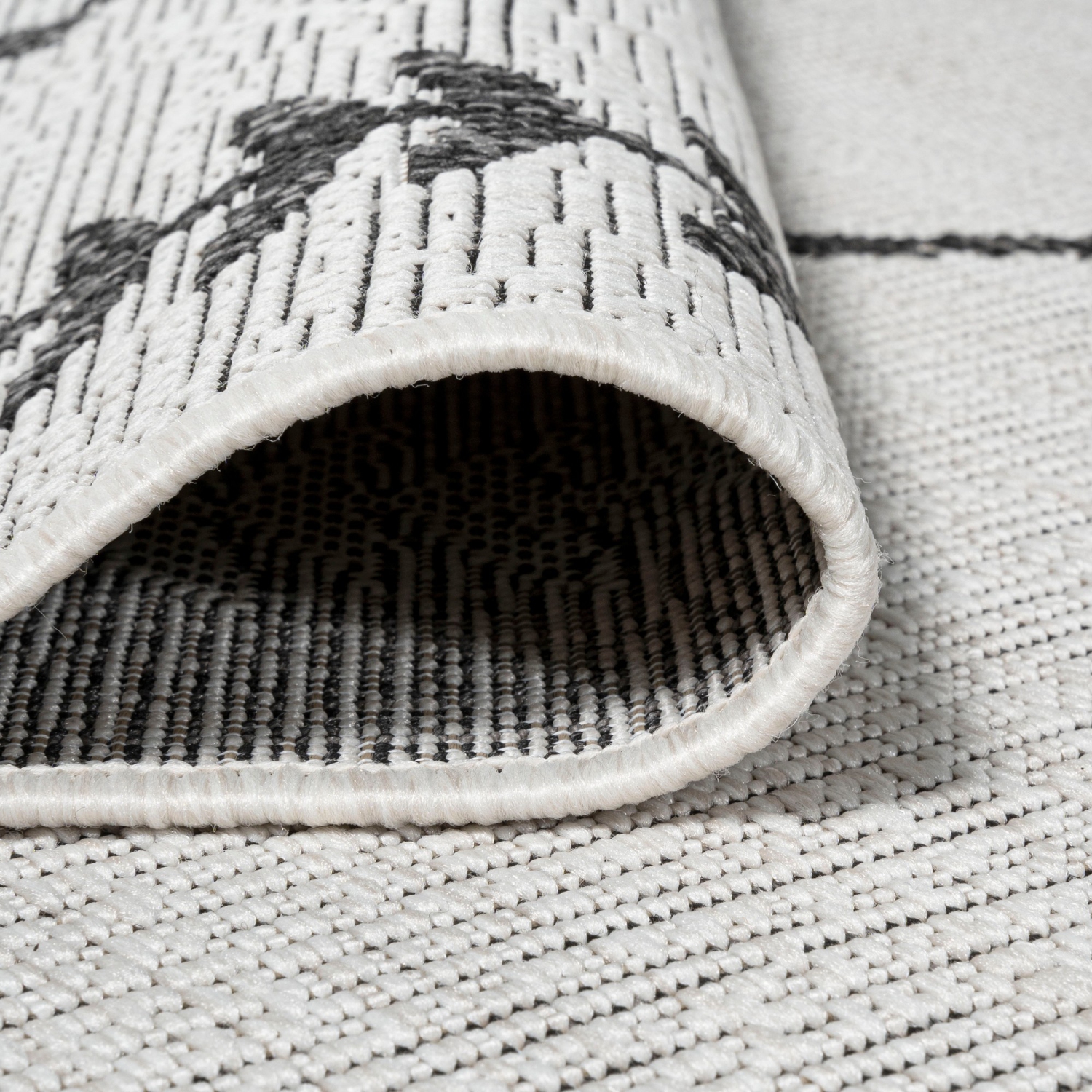 Derya Tribal Diamond Trellis Indoor/Outdoor Area Rug