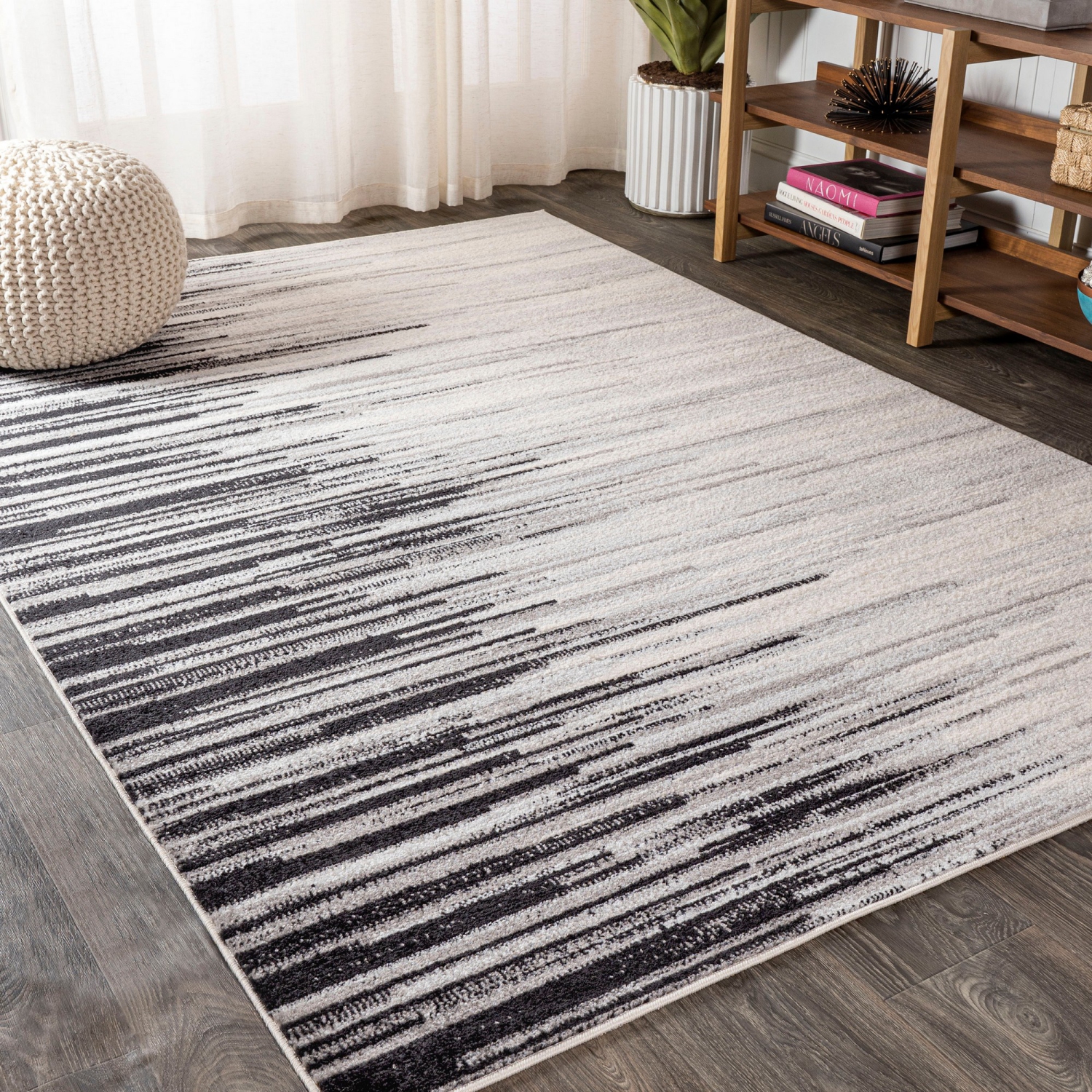 Tapis d'appoint linéaire moderne à demi-rayures