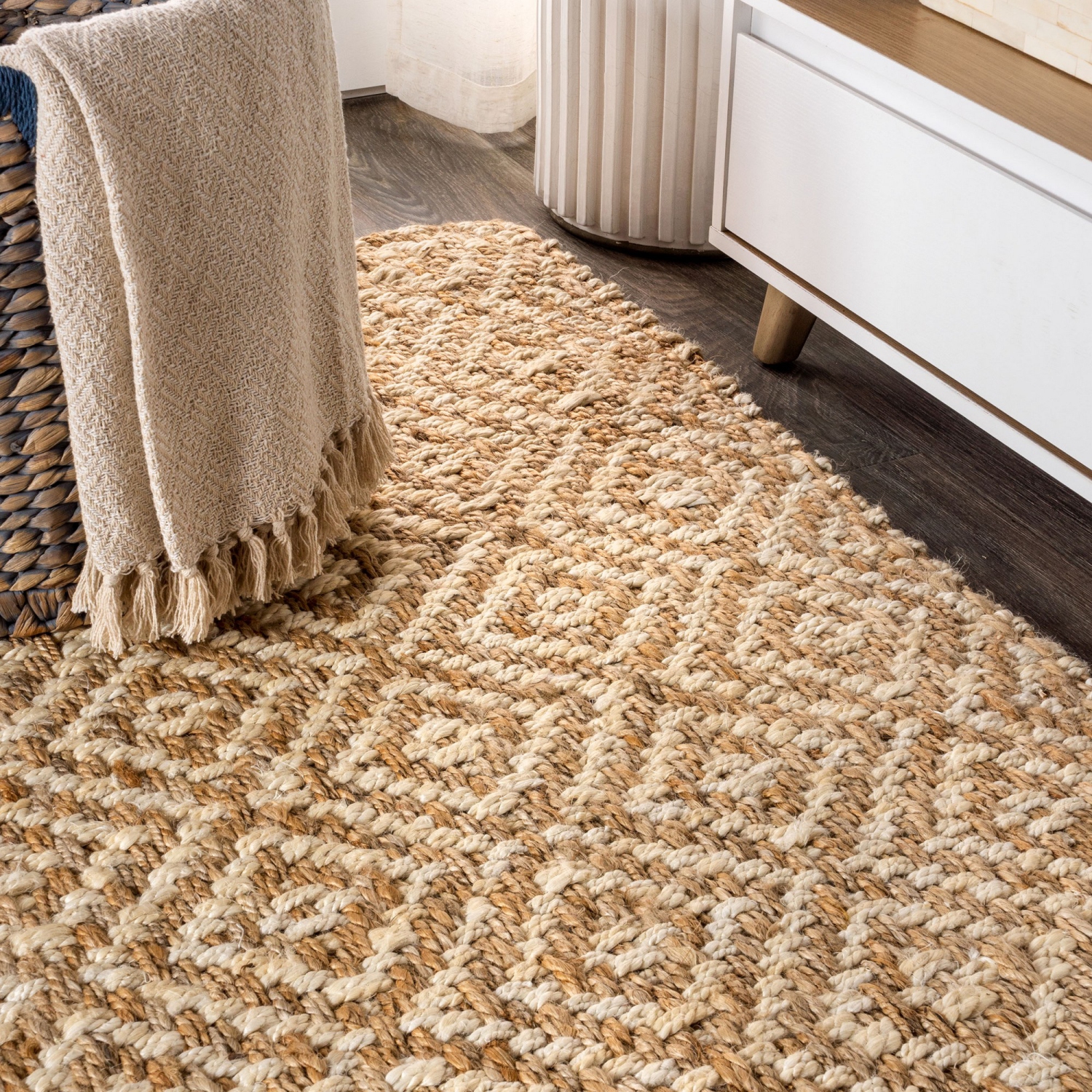 Carpette Hira en jute, motif diamant tissé à la main et gros jute
