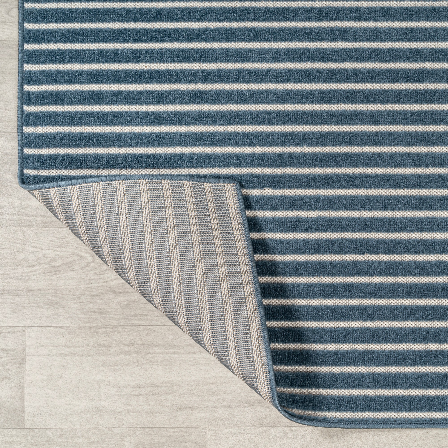 Carpette à rayures minimalistes Scandi d'Aarhus