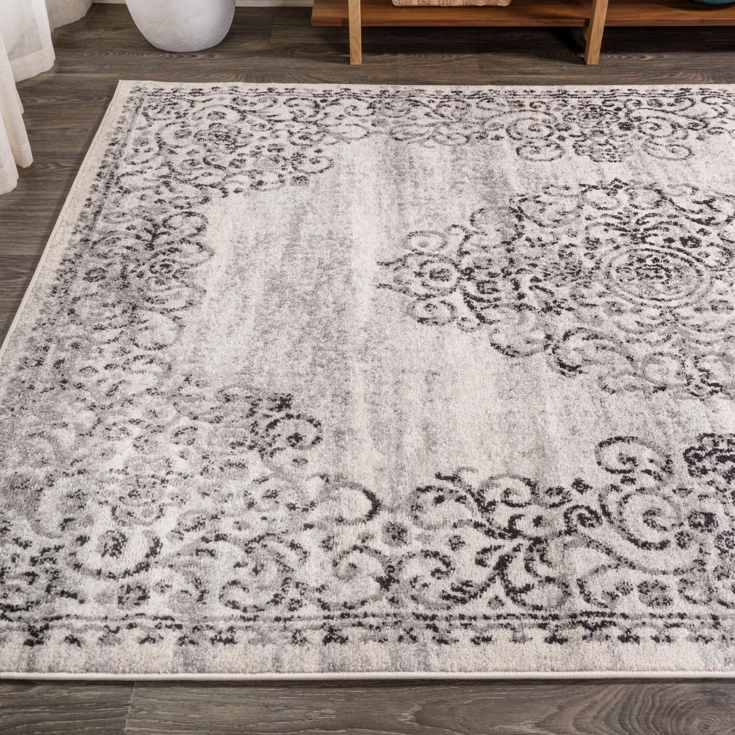 Minori Filigree Medallion Area Rug