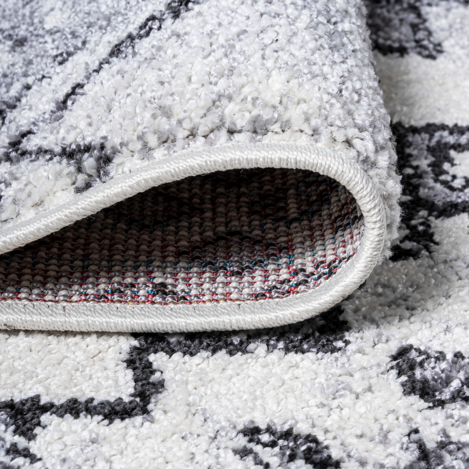 tapis décoratif à motif géométrique marocain Azmar