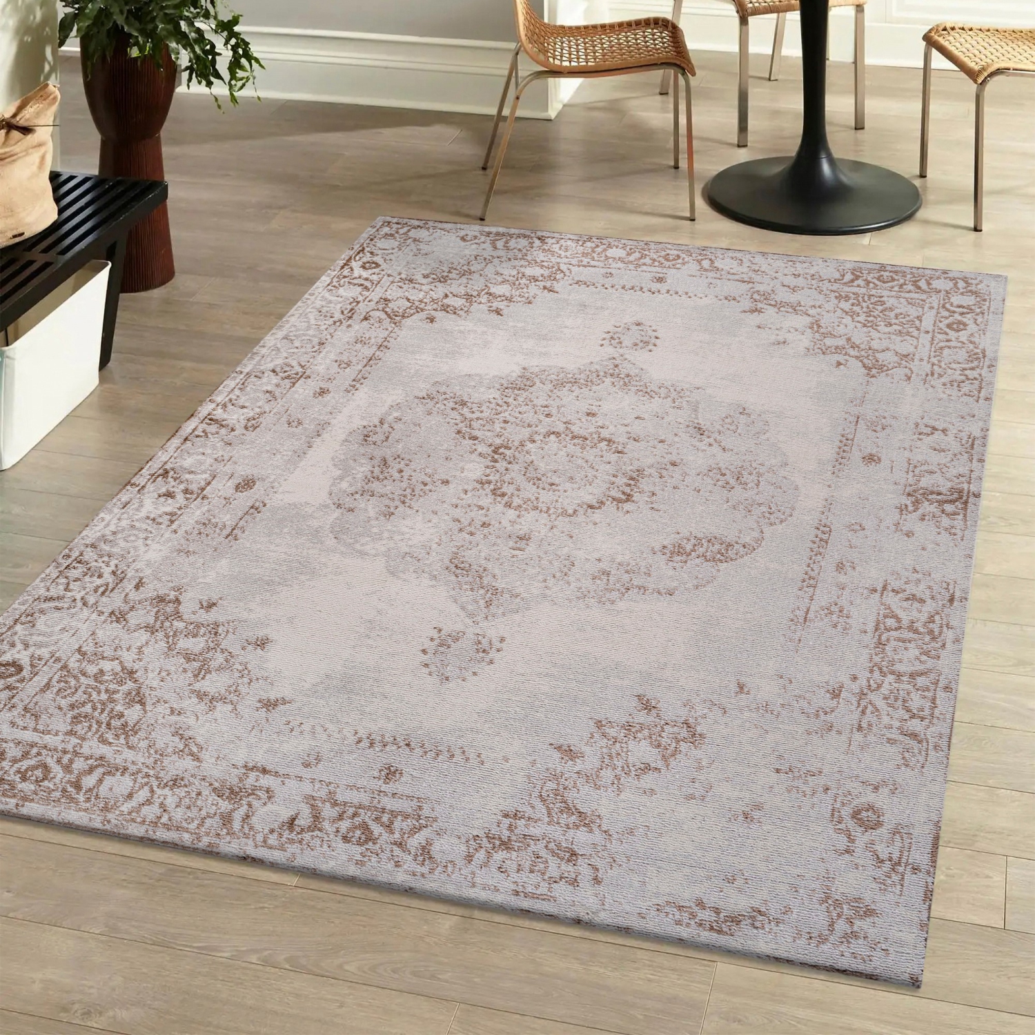 Perfect Rosalia Cottage Medallion Area Rug