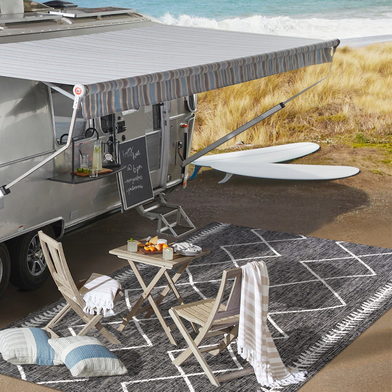 Tapis d'intérieur/d'extérieur Derya à motif de treillis tribal Diamond