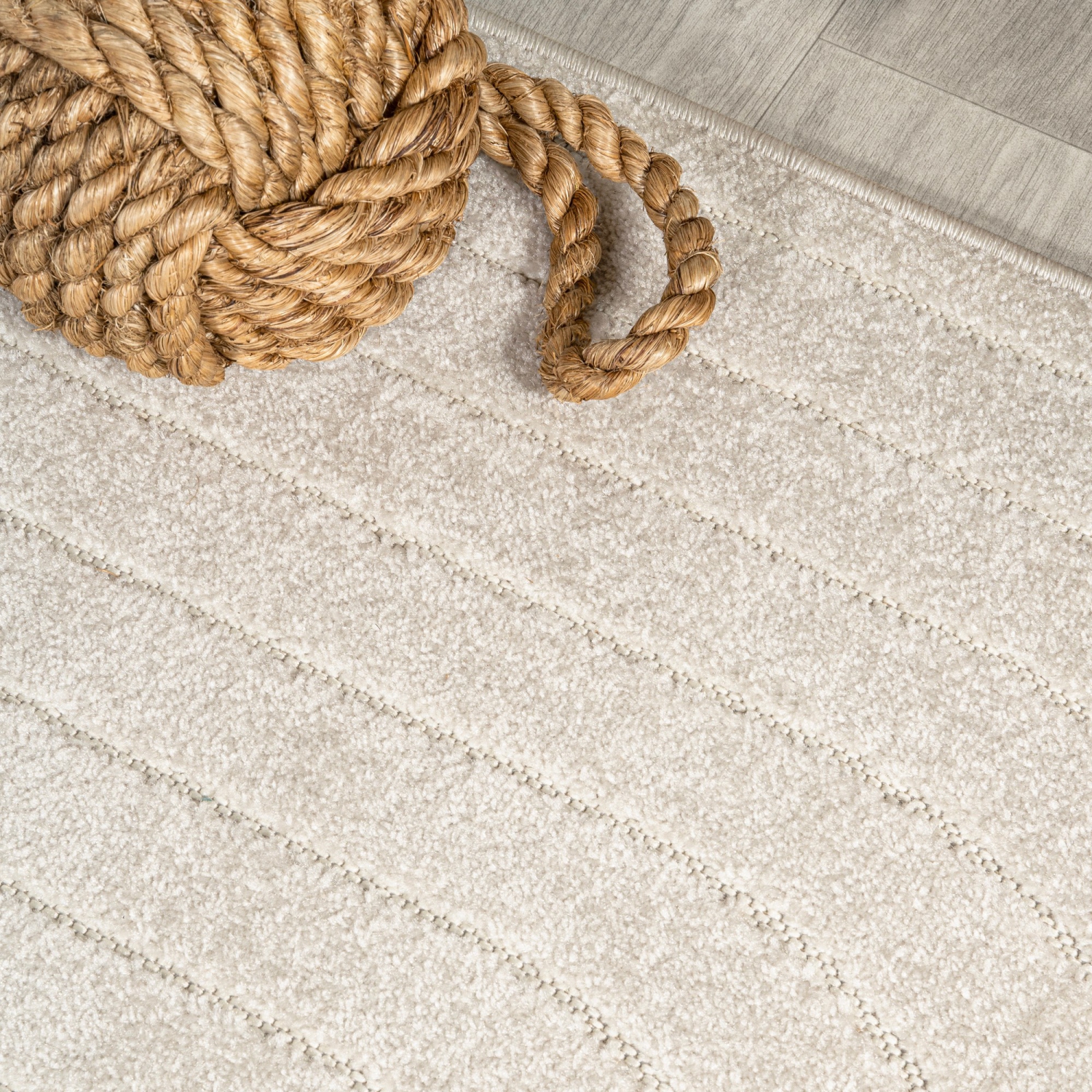 Tapis géométrique à angle minimaliste Odense