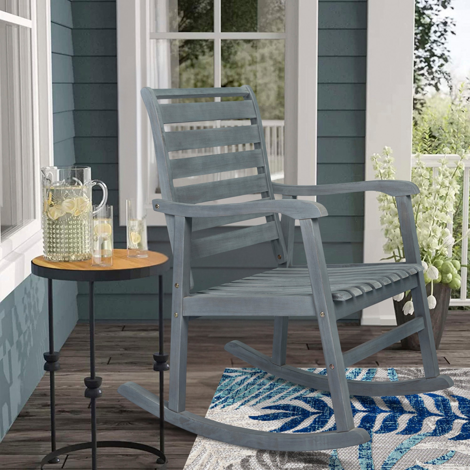 Chaise berçante de patio en bois d'acacia à dossier à lattes moderne Carey