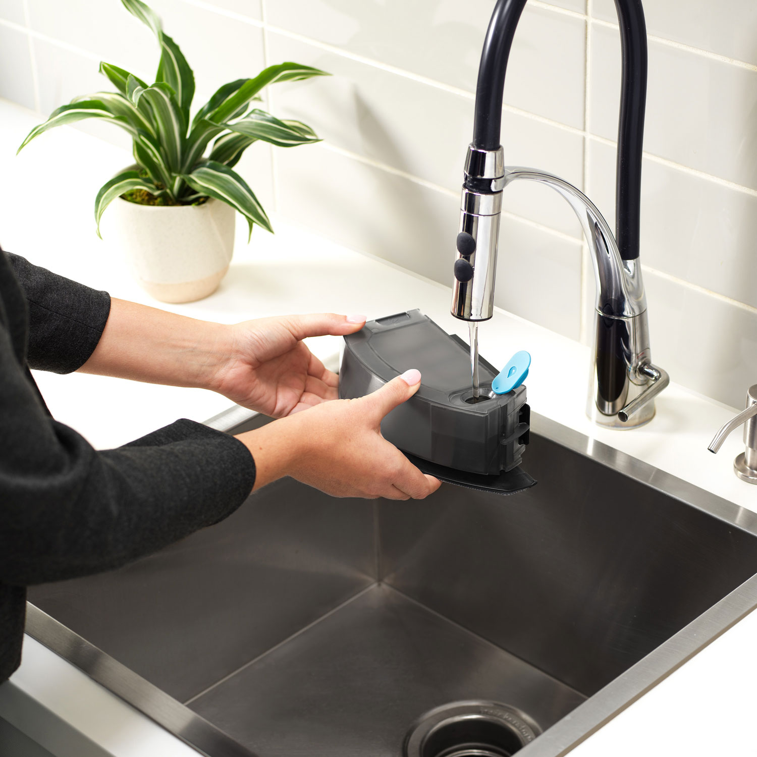 iRobot Roomba Combo j5 Wi-Fi Connected Robot Vacuum & Mop - Graphite