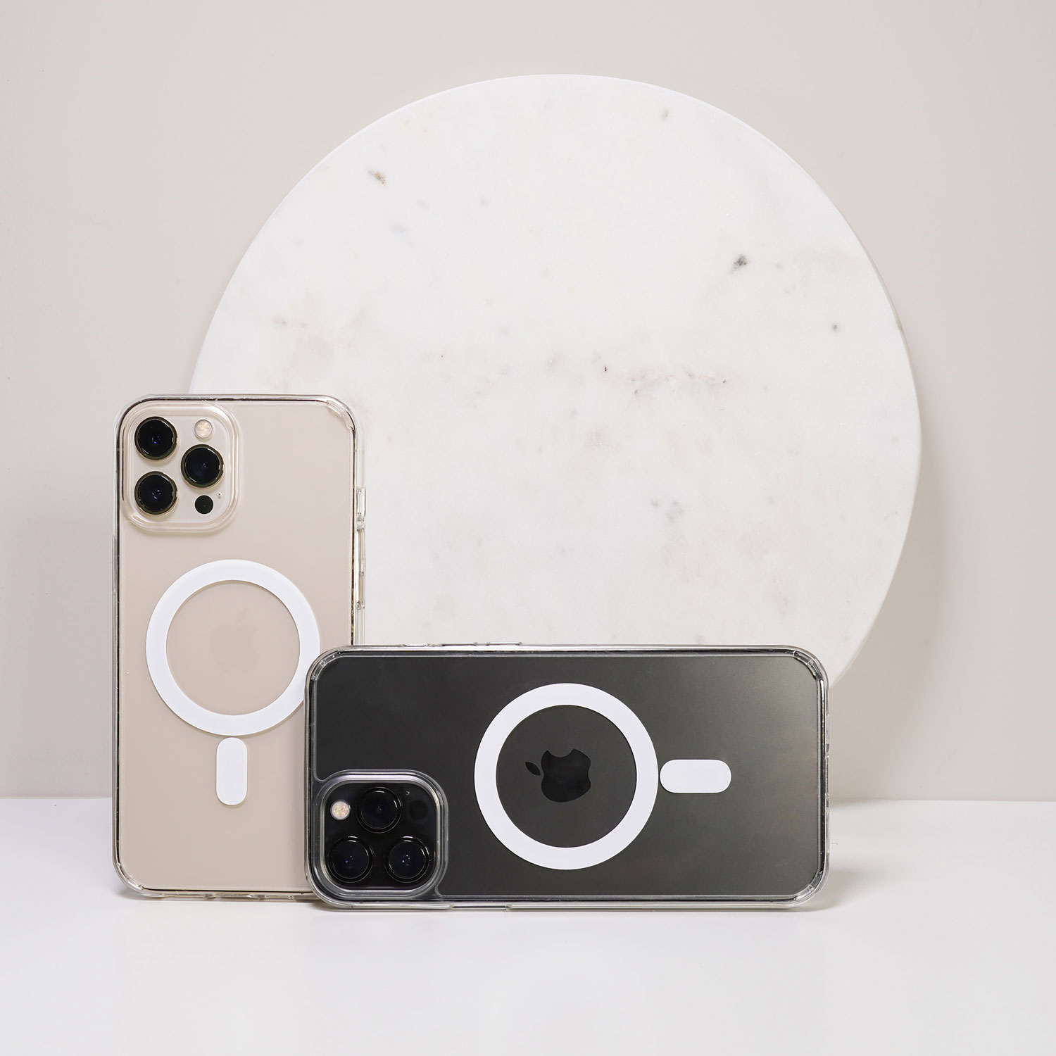 Étui rigide ajusté de TUFF8 avec MagSafe pour iPhone 15/14/13 - Transparent