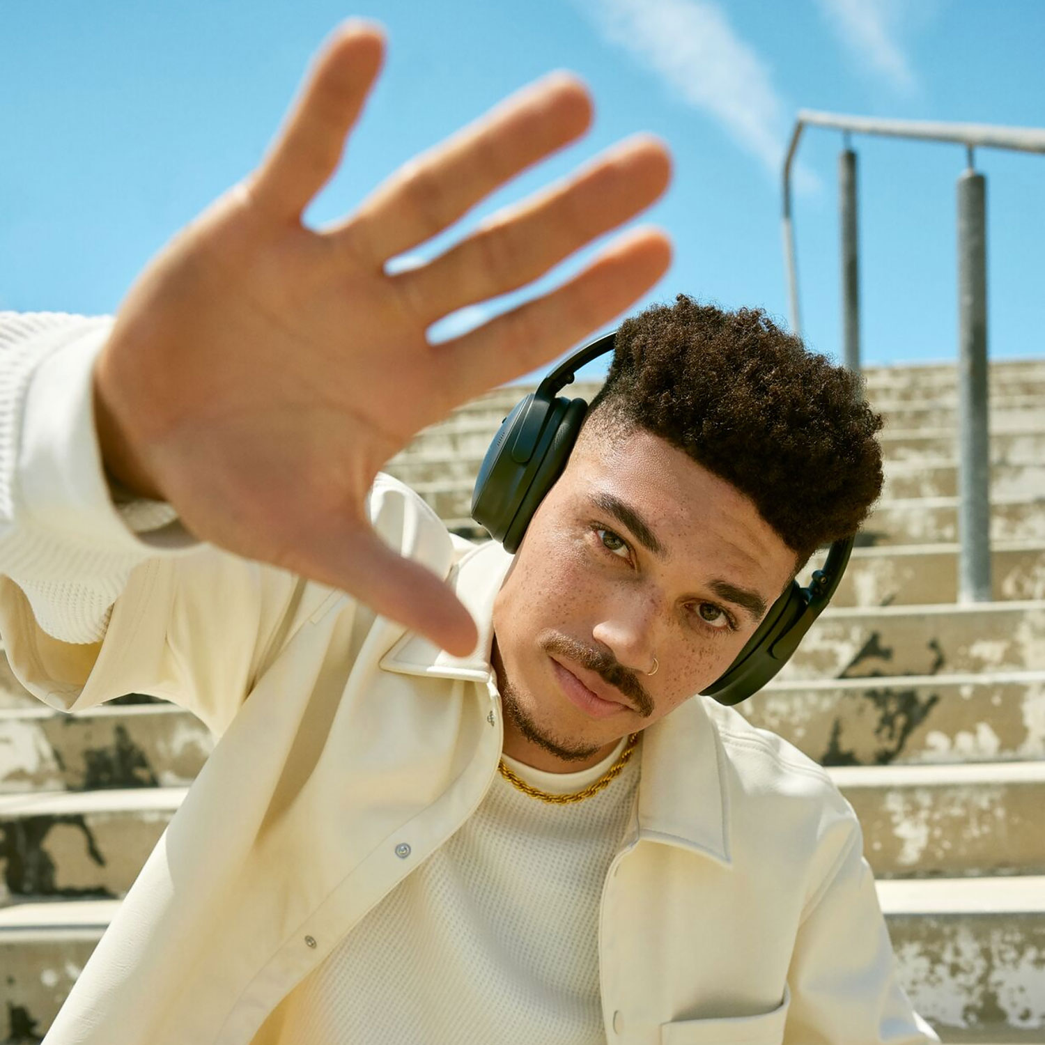 Casque d'écoute Bluetooth à suppression du bruit QuietComfort de Bose - Noir triple