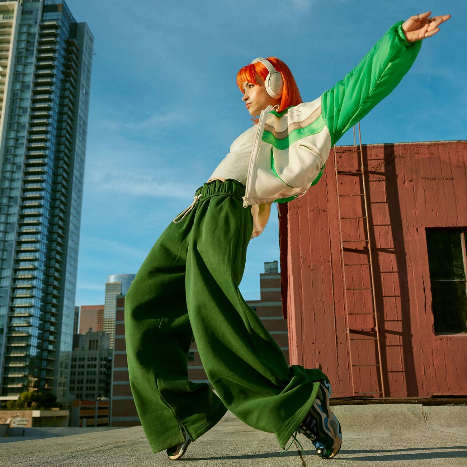 Bose QuietComfort Over-Ear Noise Cancelling Bluetooth Headphones - White Smoke