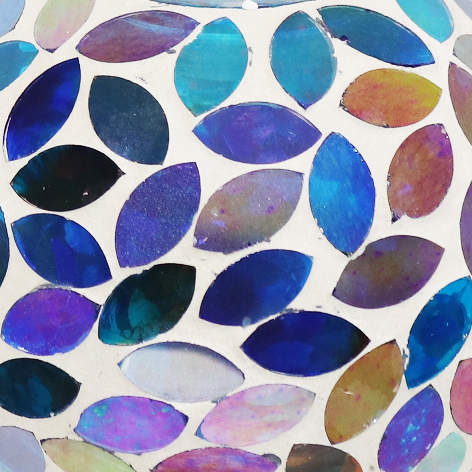 Globe d'arrosage en verre Mosaic de Sunnydaze avec piquet d'argile - pétales de printemps