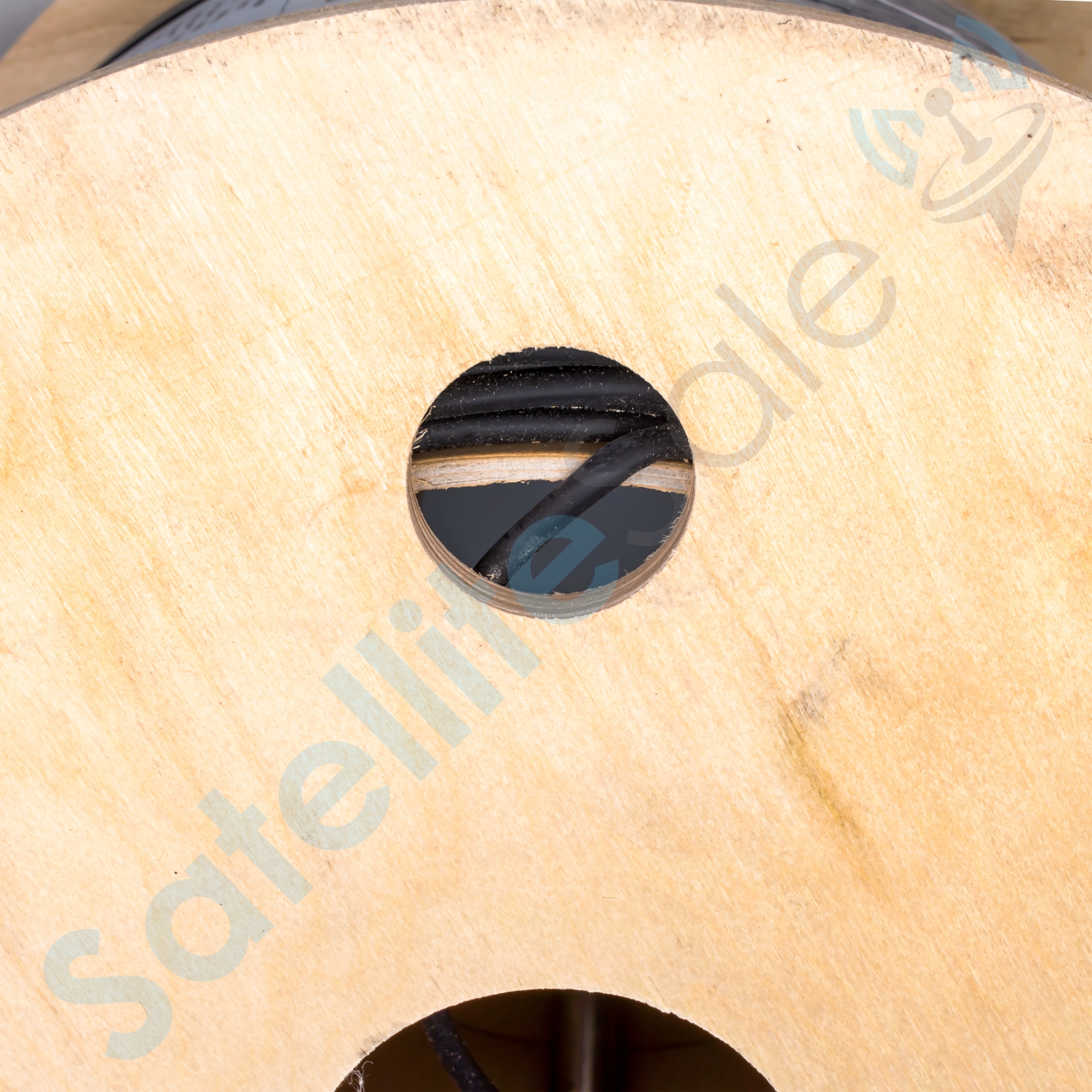 Corning Indoor/Outdoor Drop Optical Cable 5,05mm A-VB(ZN)H 1E9ULTRA/125 1640ft Black PVC