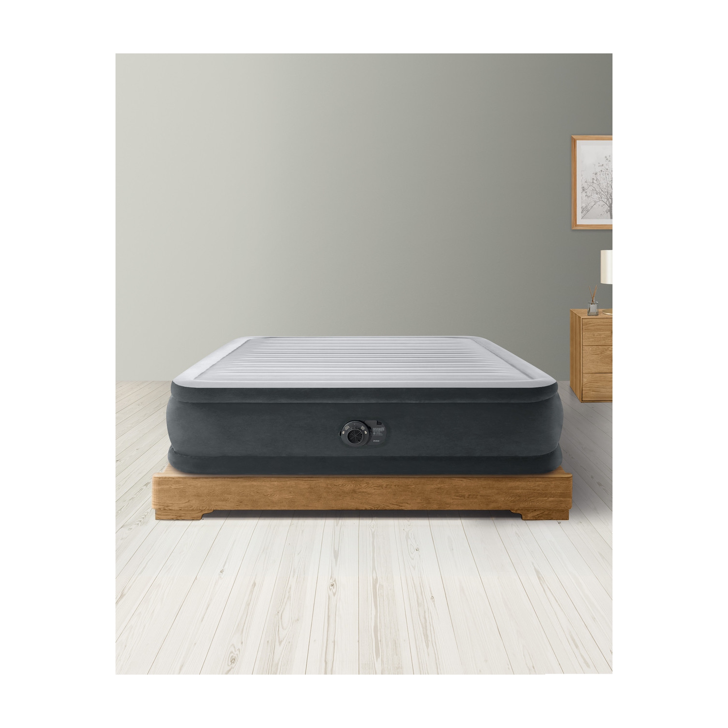 Dura-Beam Deluxe Comfort-Plush Air Mattress 18" Queen w/ Built-In Electric Pump