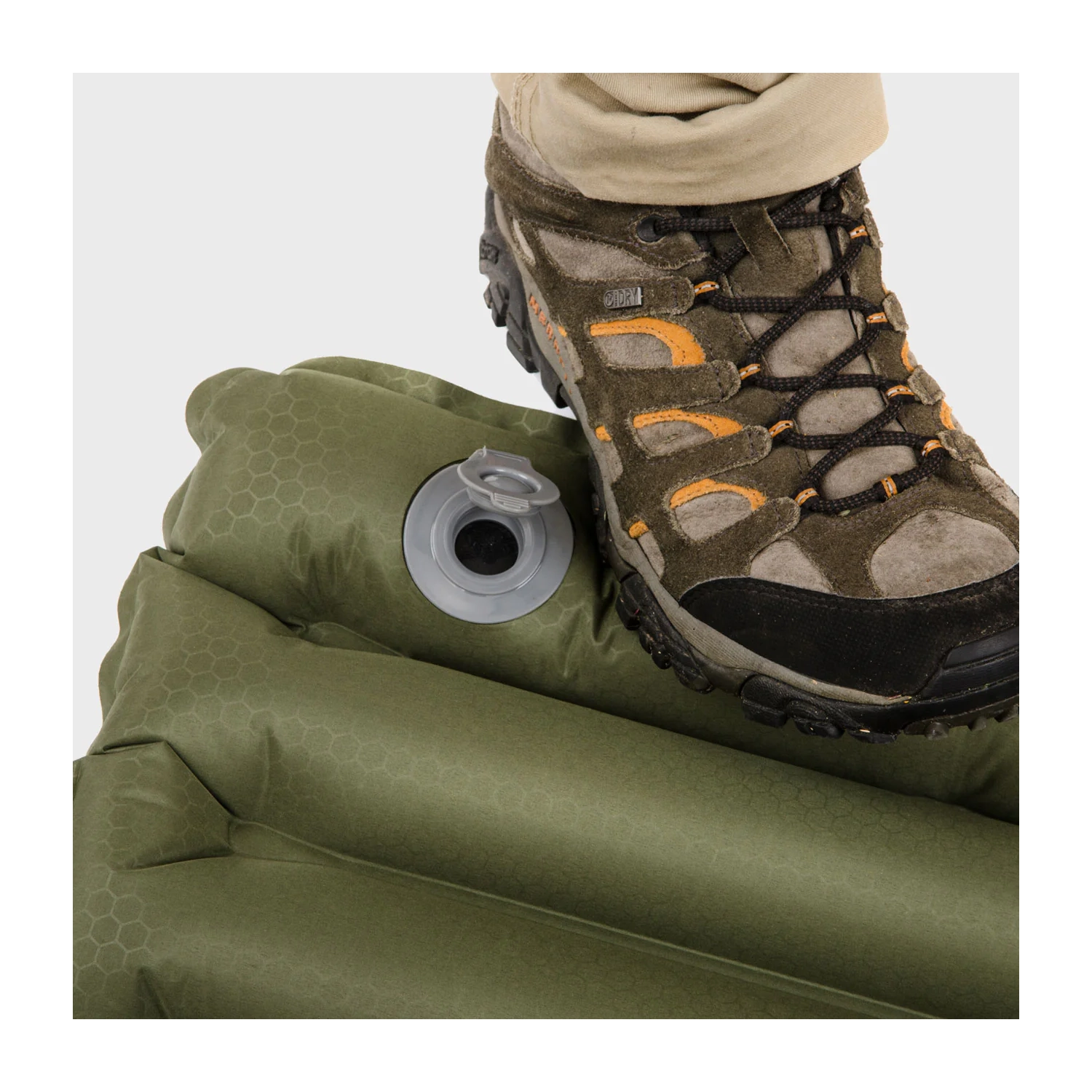 Tapis pneumatique Snugpak Basecamp Ops avec pompe à air intégrée au pied - Léger - Coyote