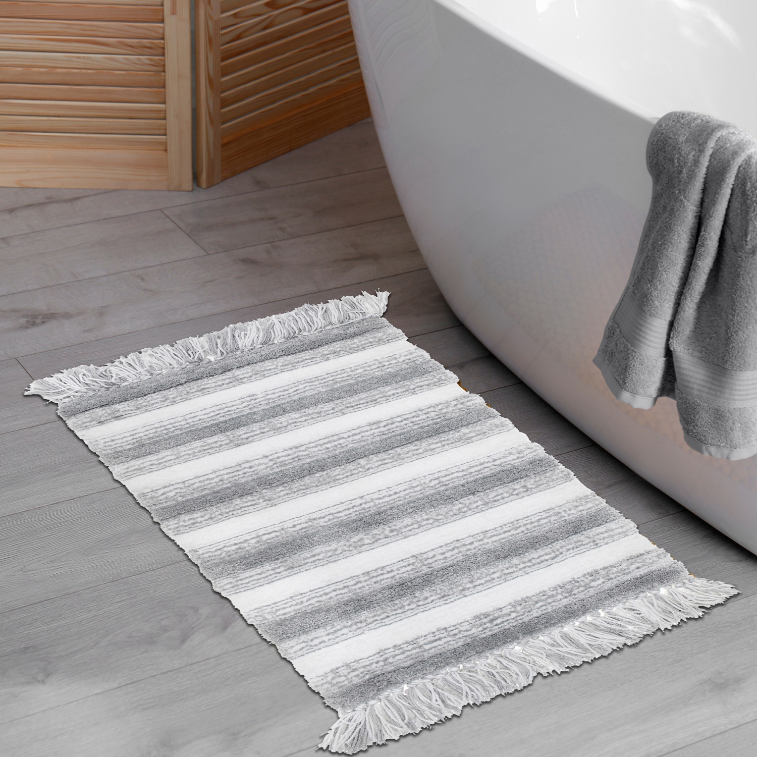 Tapis de bain en microfibre rayée avec franges, argenté 20 x 32 po de Maison concepts