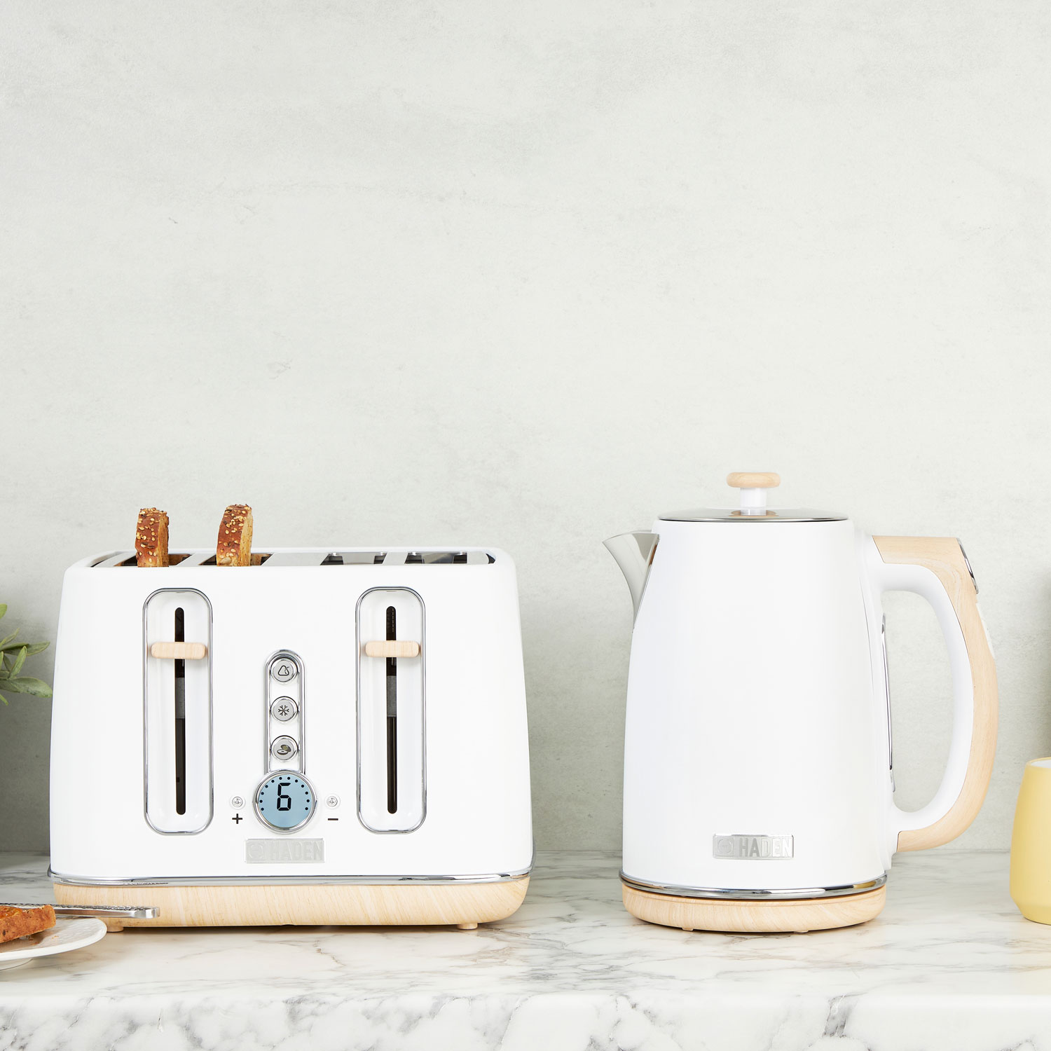 Haden Dorchester Toaster - 4-Slice - Matte White