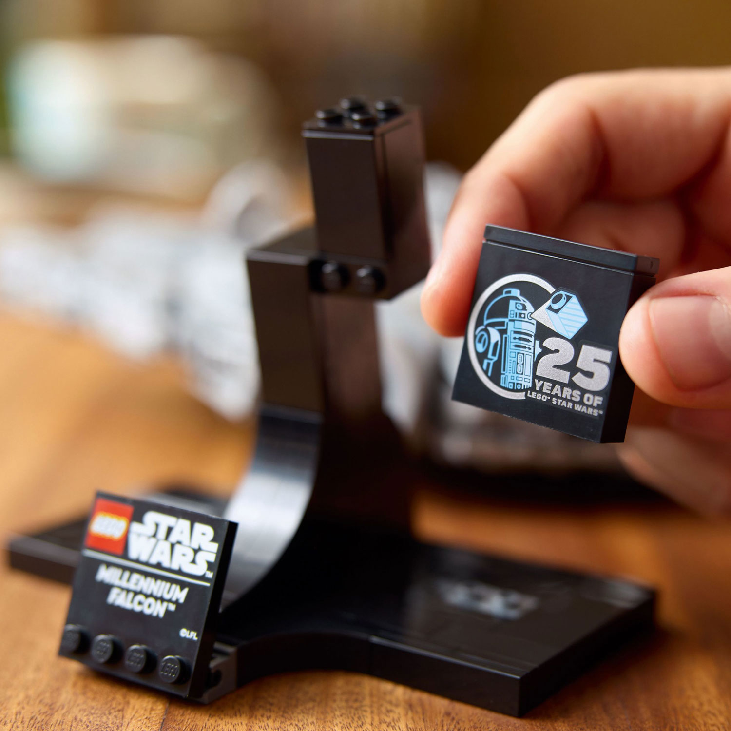 LEGO Star Wars: Collectible Millennium Falcon Starship Model - 921 Pieces