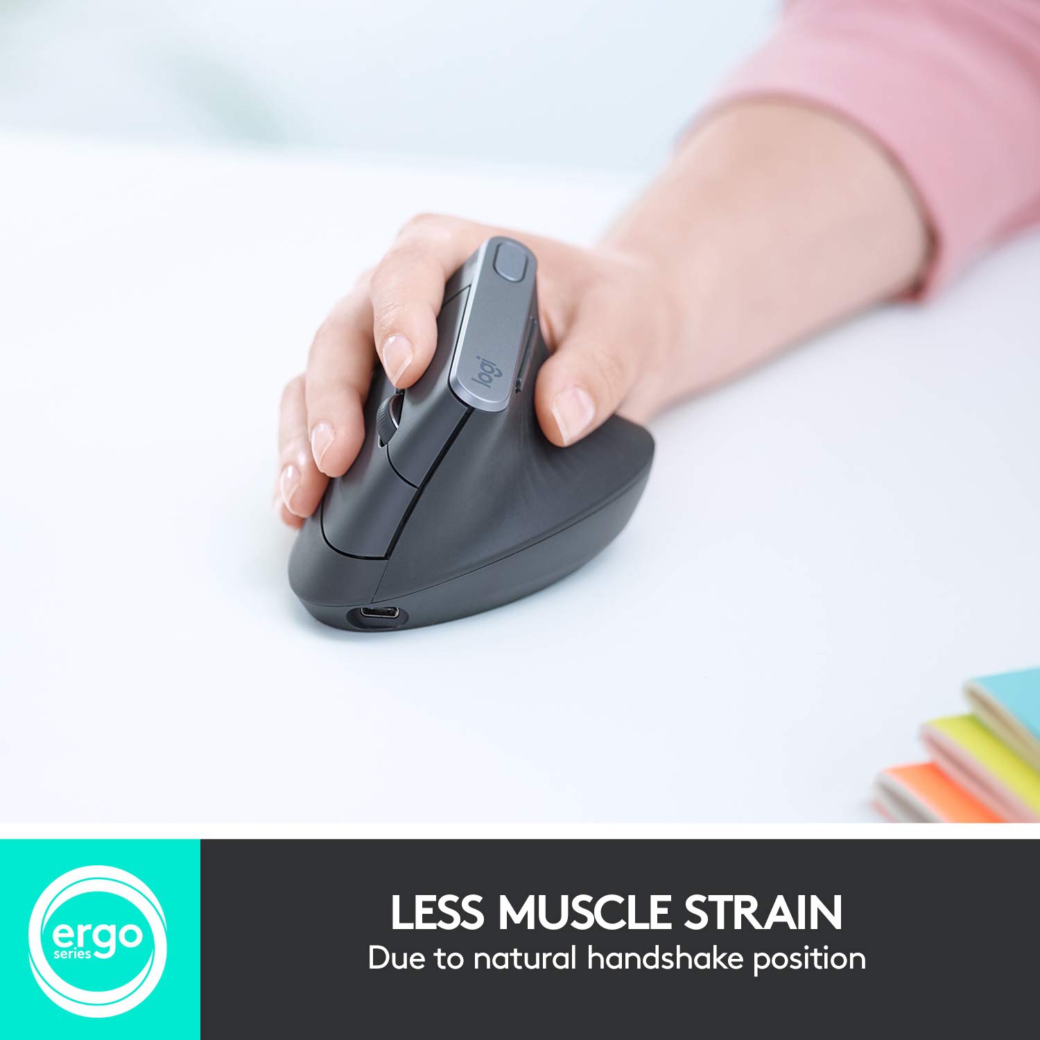 La souris sans fil ergonomique avancée MX vertical de Logitech réduit la tension musculaire, le contrôle et le déplacement du contenu entre 3