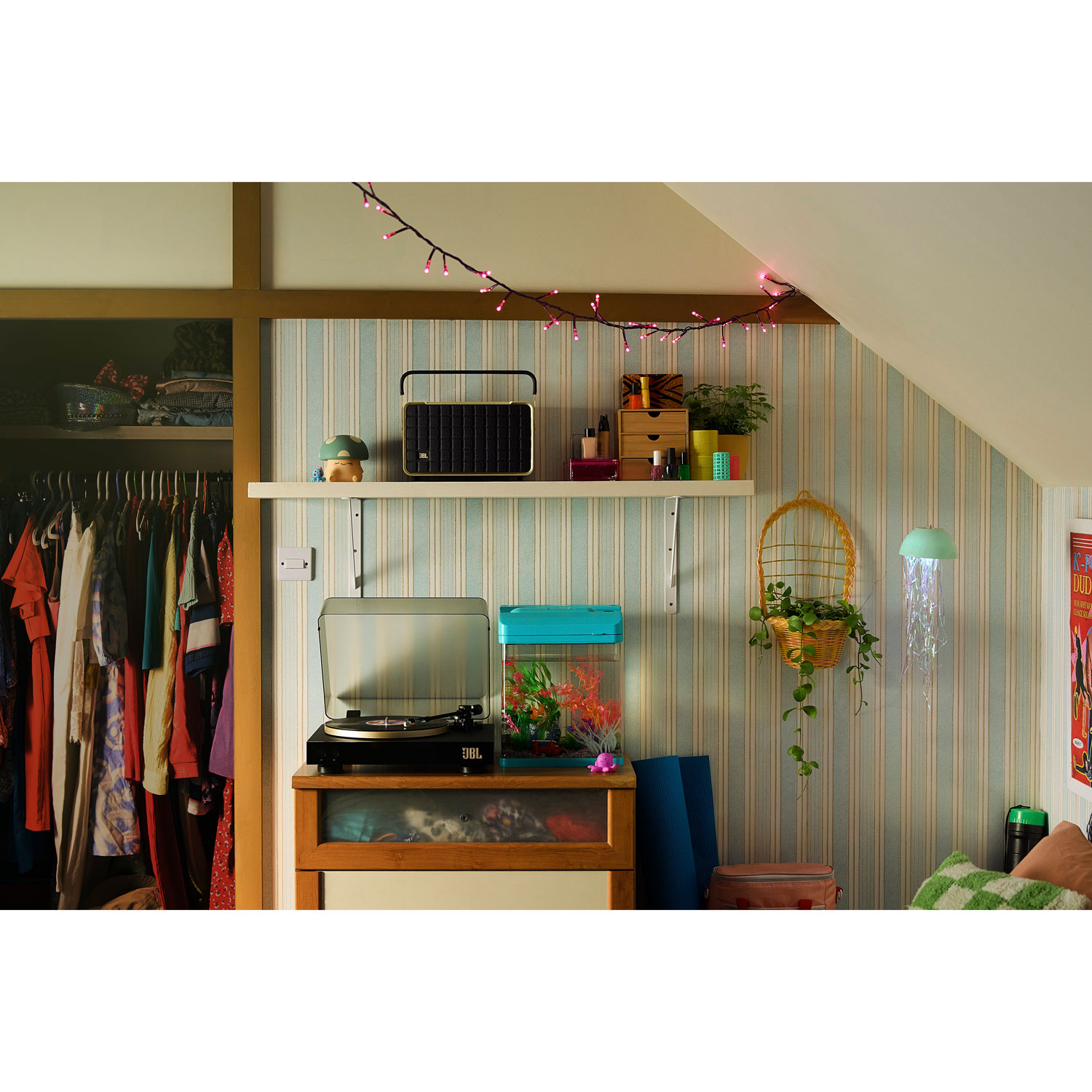 JBL Authentics 300 Wireless Multi-Room Speaker with Voice Control Built-In - Black