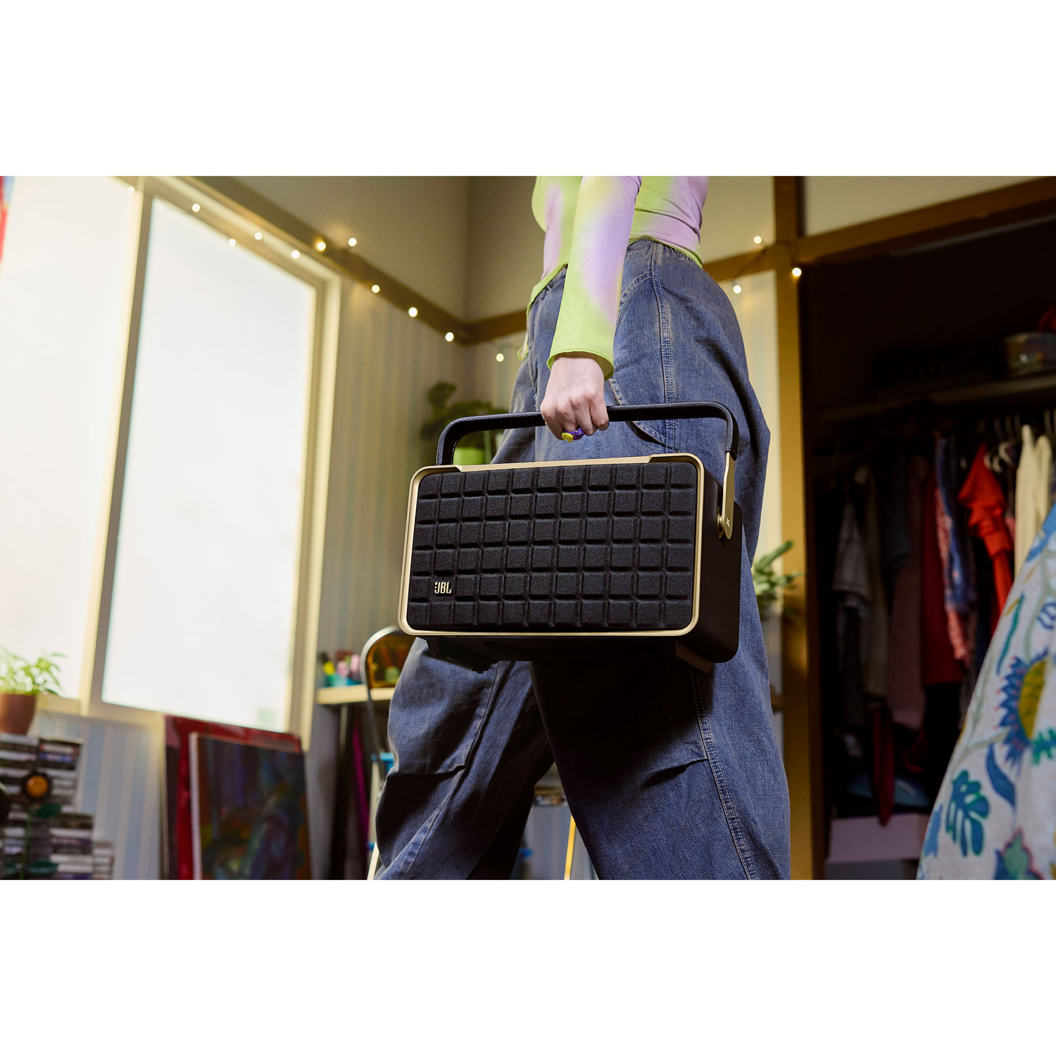 JBL Authentics 300 Wireless Multi-Room Speaker with Voice Control Built-In - Black