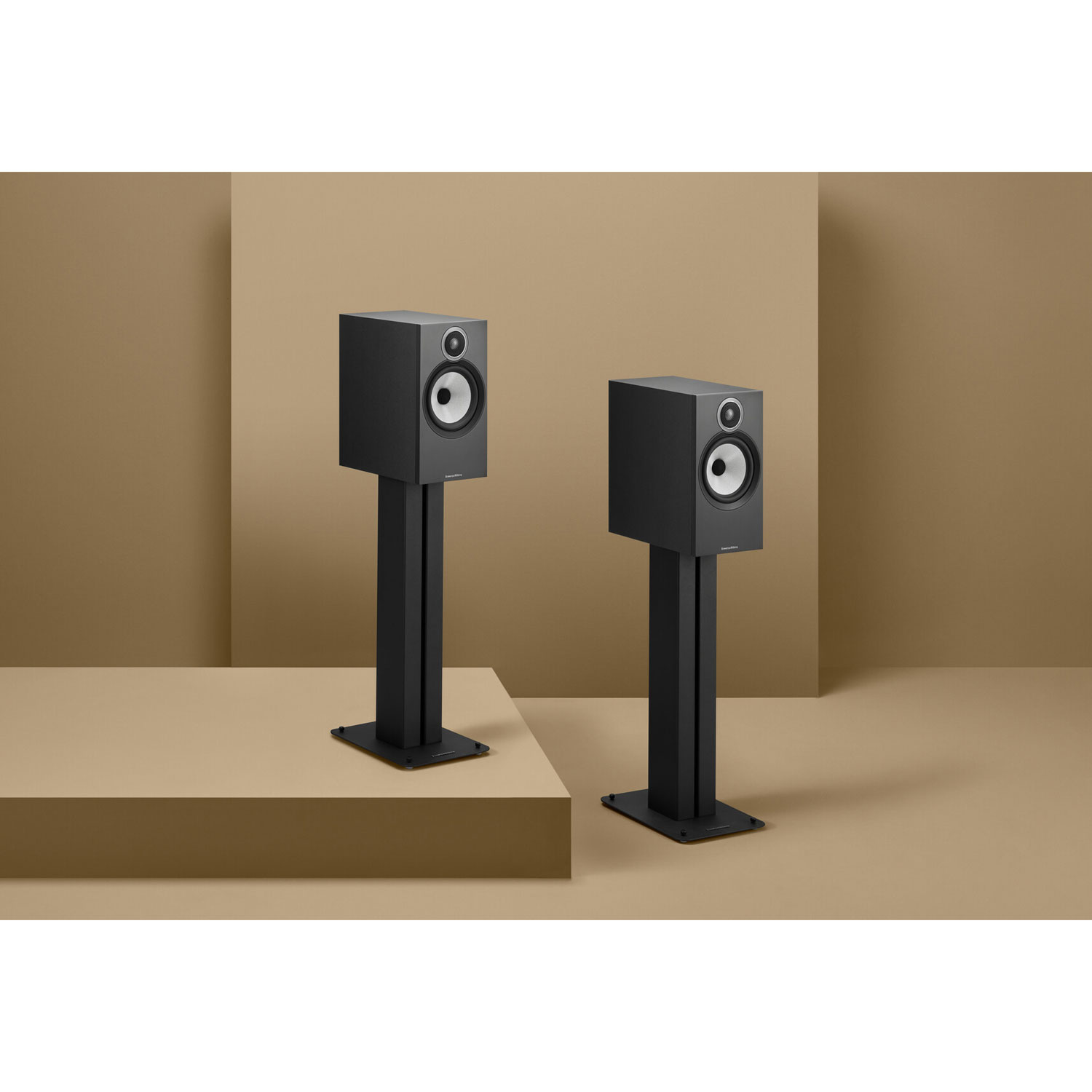 Haut-parleur d'étagère 606 S3 de Bowers & Wilkins - Paire - Noir