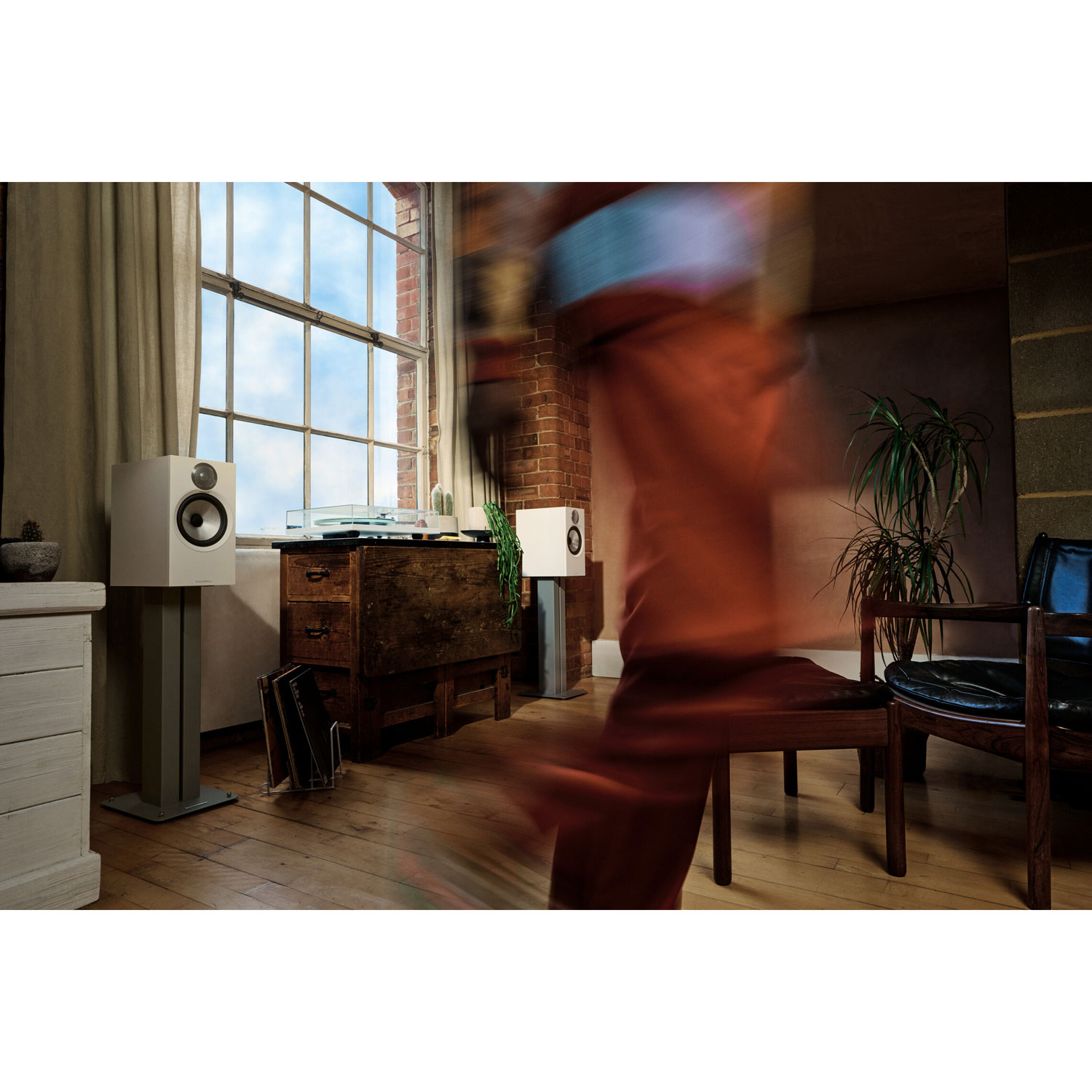 Bowers & Wilkins 606 S3 Bookshelf Speaker - Pair - White