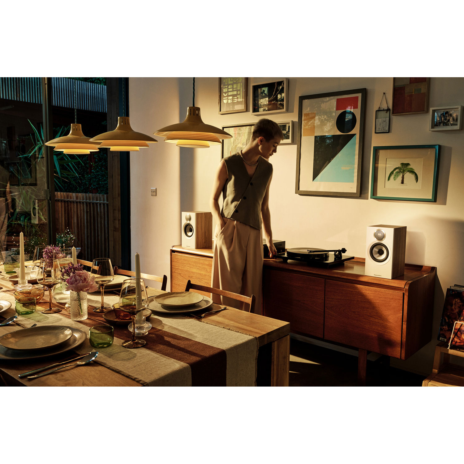 Bowers & Wilkins 607 S3 Bookshelf Speaker - Pair - Oak