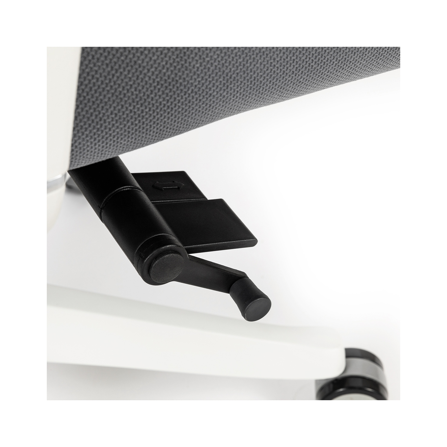 EFFYDESK BUSINESS BUNDLE: Height Adjustable Computer Standing Desk Small Oak White on Business White Frame + KaiChair Adjustable Ergonomic Office