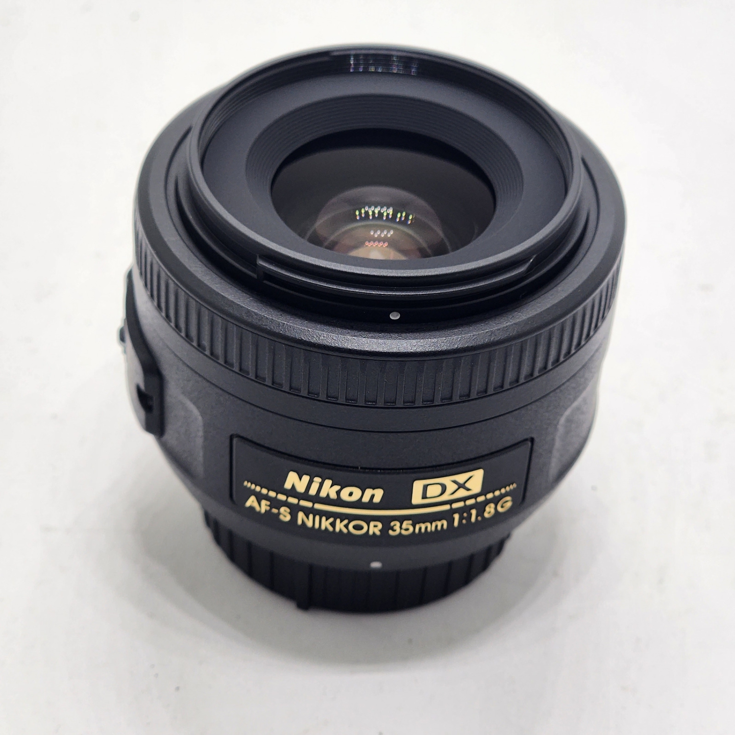 Nikon AF-S DX NIKKOR 35mm f/1.8G Lens (Black) + Lens Pouch +