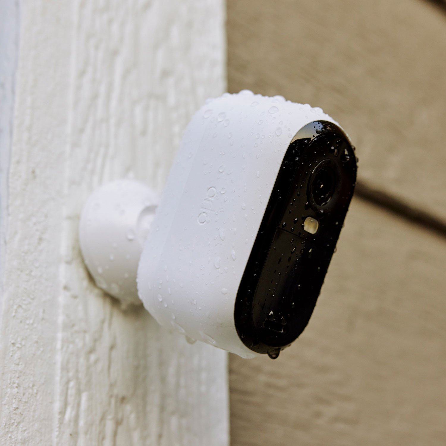 Arlo Essential Wire-Free Indoor/Outdoor 2K Security Camera - 4 Pack - White - Only at Best Buy