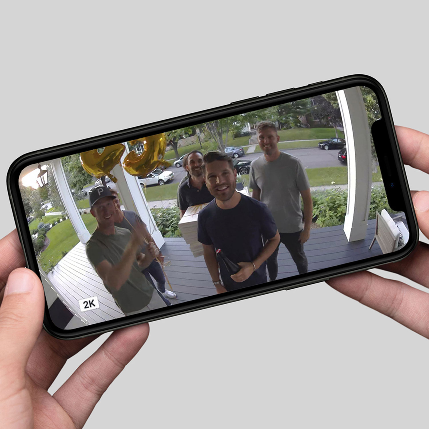 Caméra de surveillance d'intérieur/d'extérieur sans fil 2K Essential d'Arlo - Ensemble de 2 - Blanc