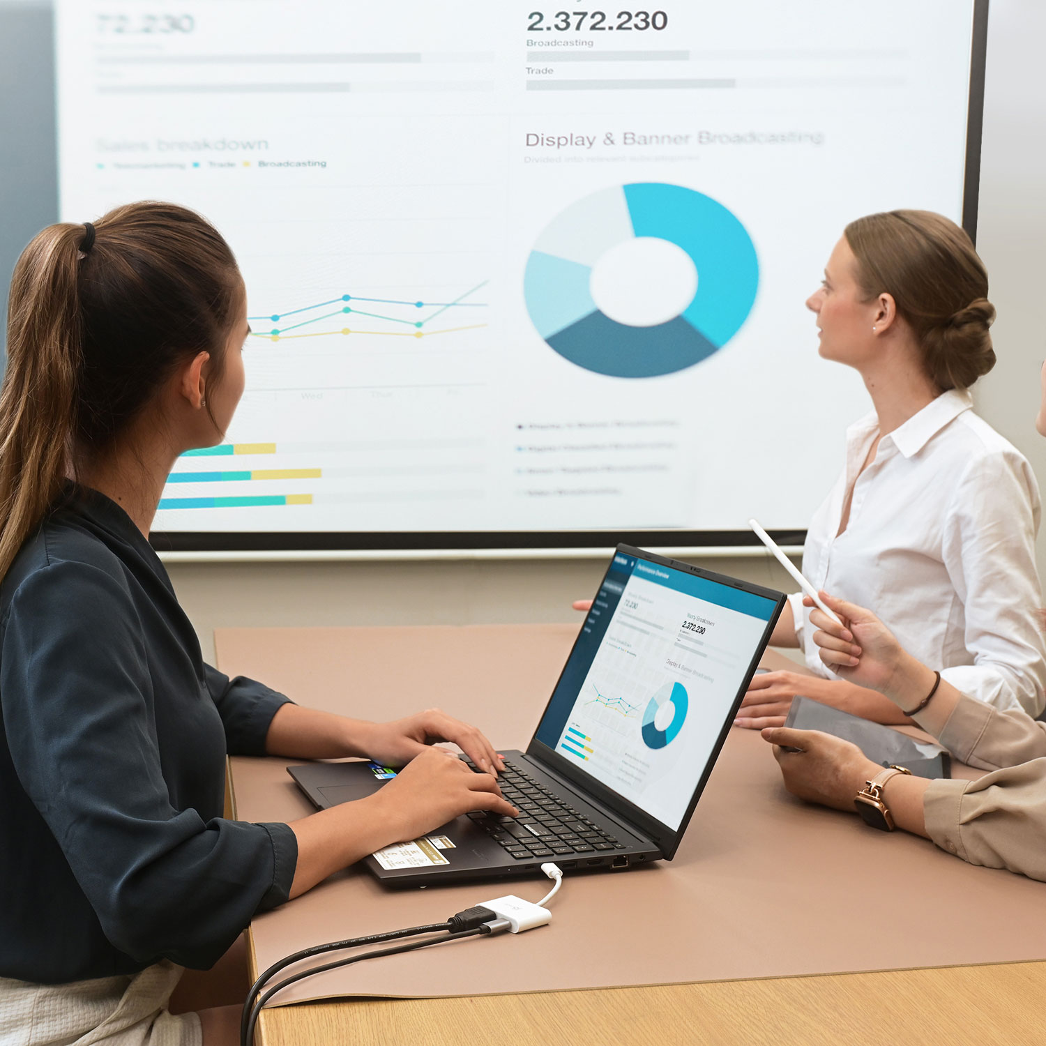 j5create USB-C to 4K HDMI Adapter with Power Delivery - White