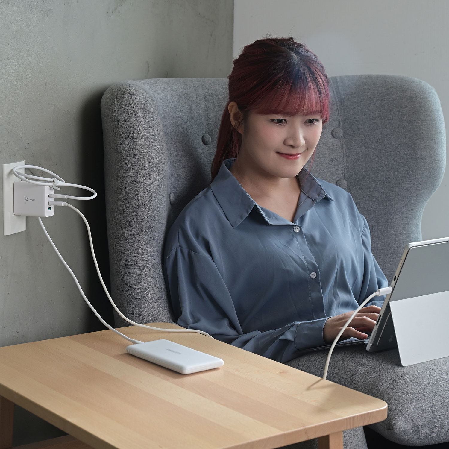 Chargeur mural à 3 ports USB-A/USB-C de 45 W Traveler de j5create - Blanc