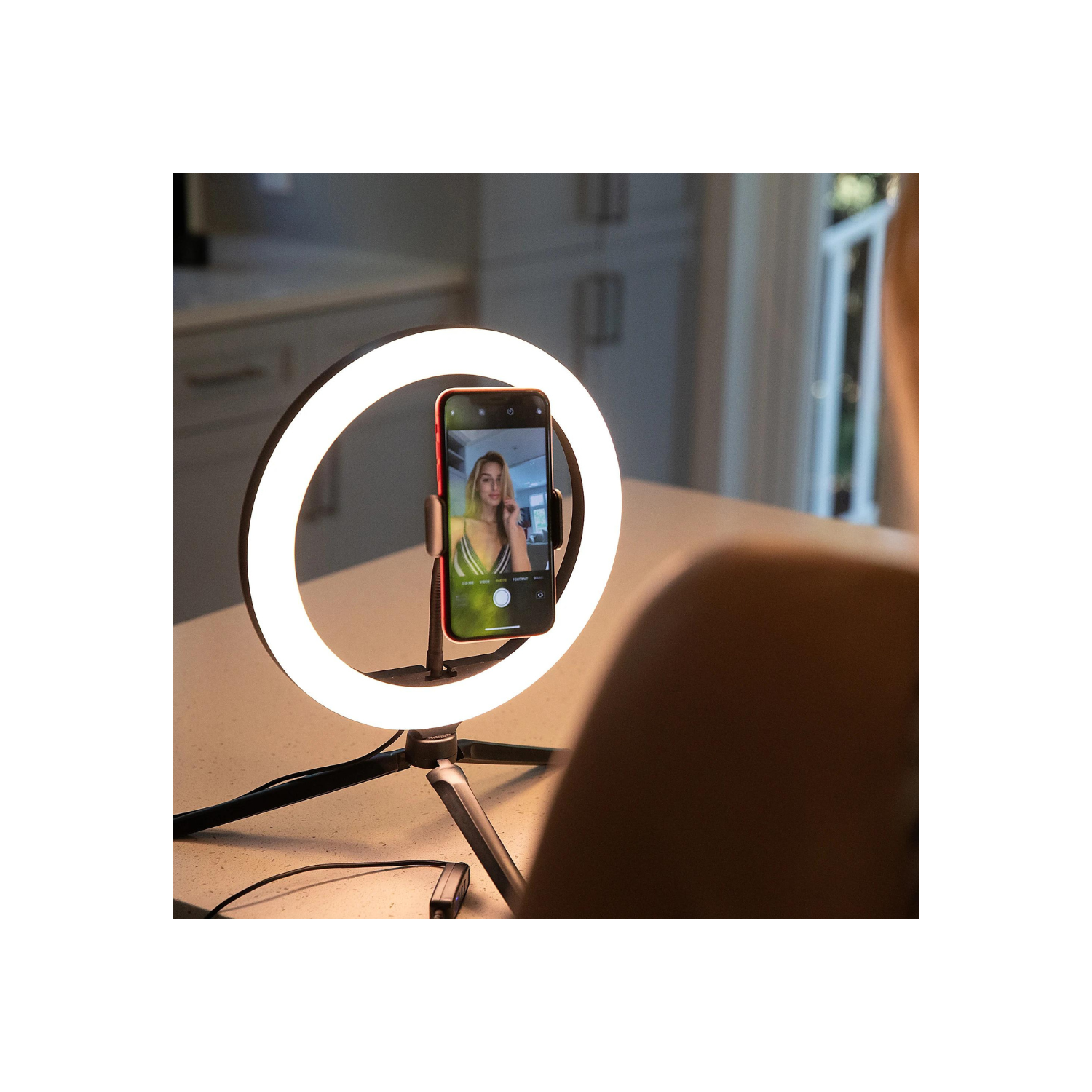 Monster MSV7-1012-MWT 10 po Anneau lumineux multicolore à DEL avec trépied flexible, idéal pour les vidéos et la diffusion en continu