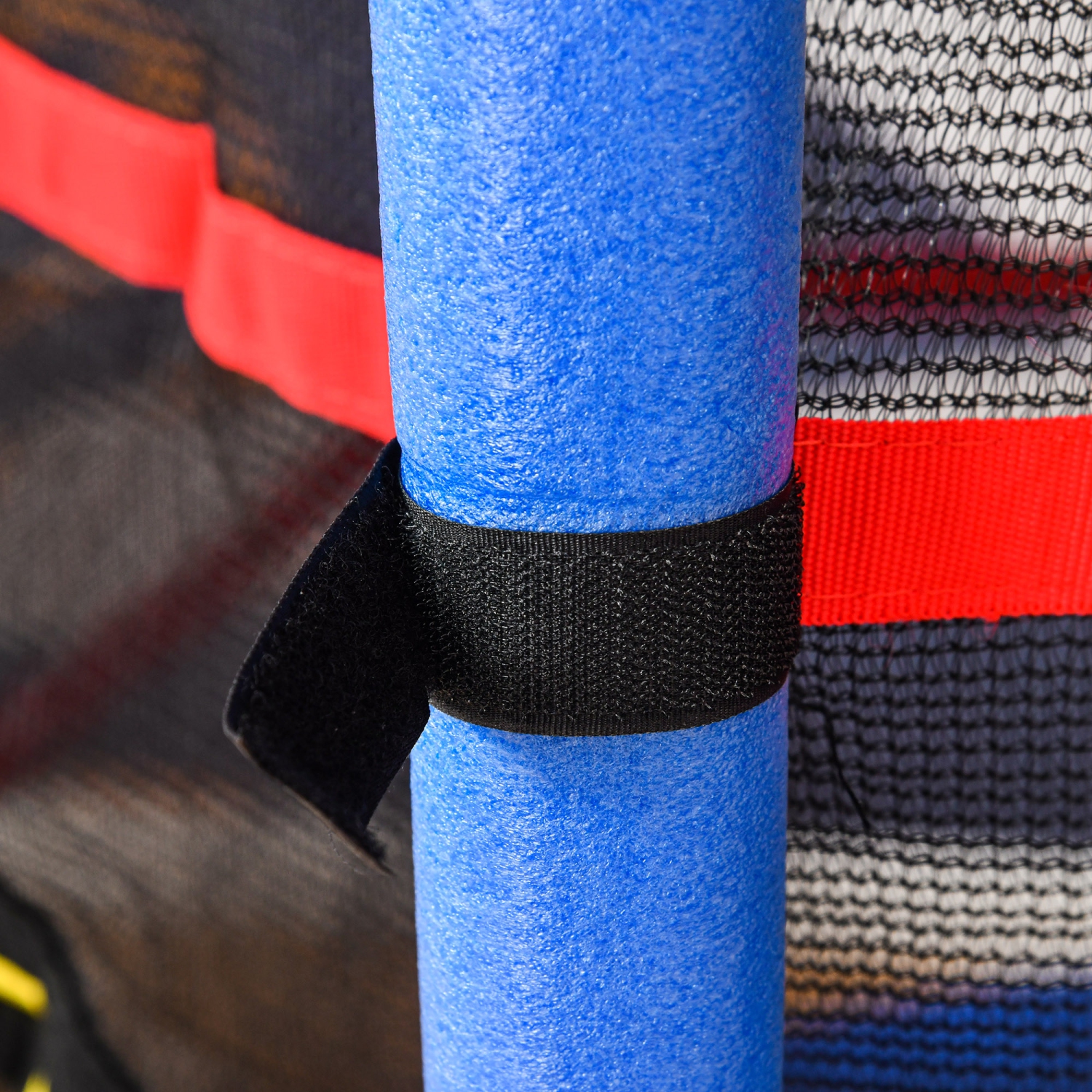 Outsunny – Trampoline intérieure avec filet, cadre en acier, siège sauteur rond pour enfants de 3 à 6 ans, multicolore, 55&nbsp;po