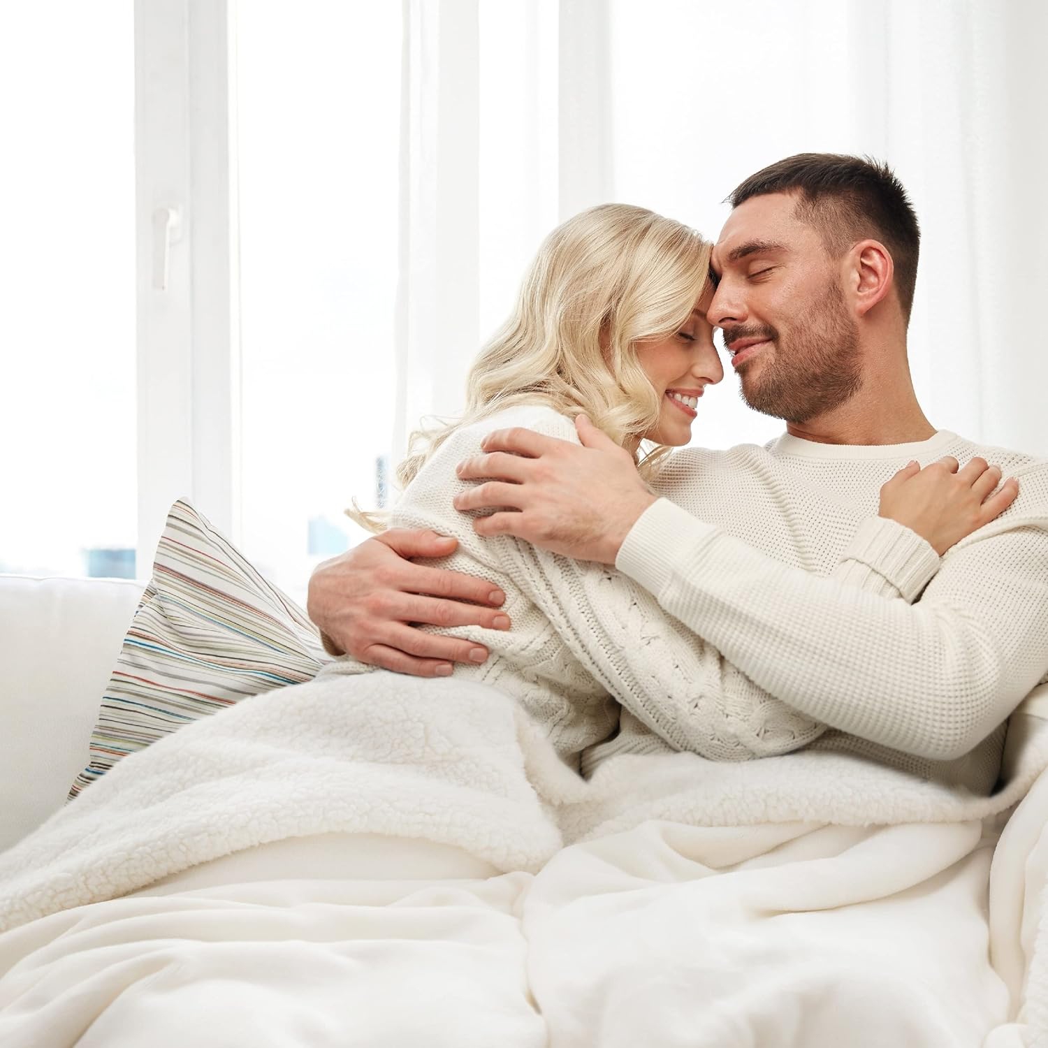 Bedsure Sherpa Fleece Throw Blanket for Couch - Thick and Warm Blankets, Soft and Fuzzy Throw Blanket for Sofa, Cream, 50x60 Inches